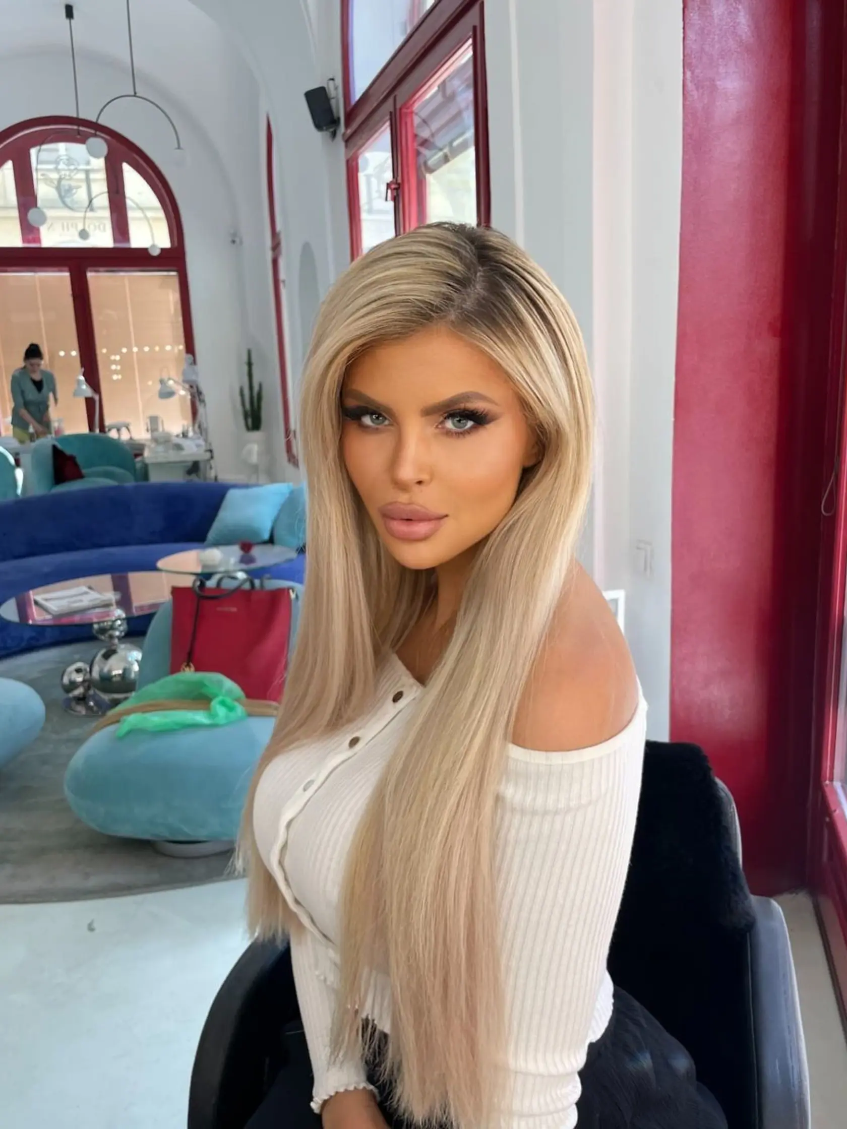 Lela Vémola