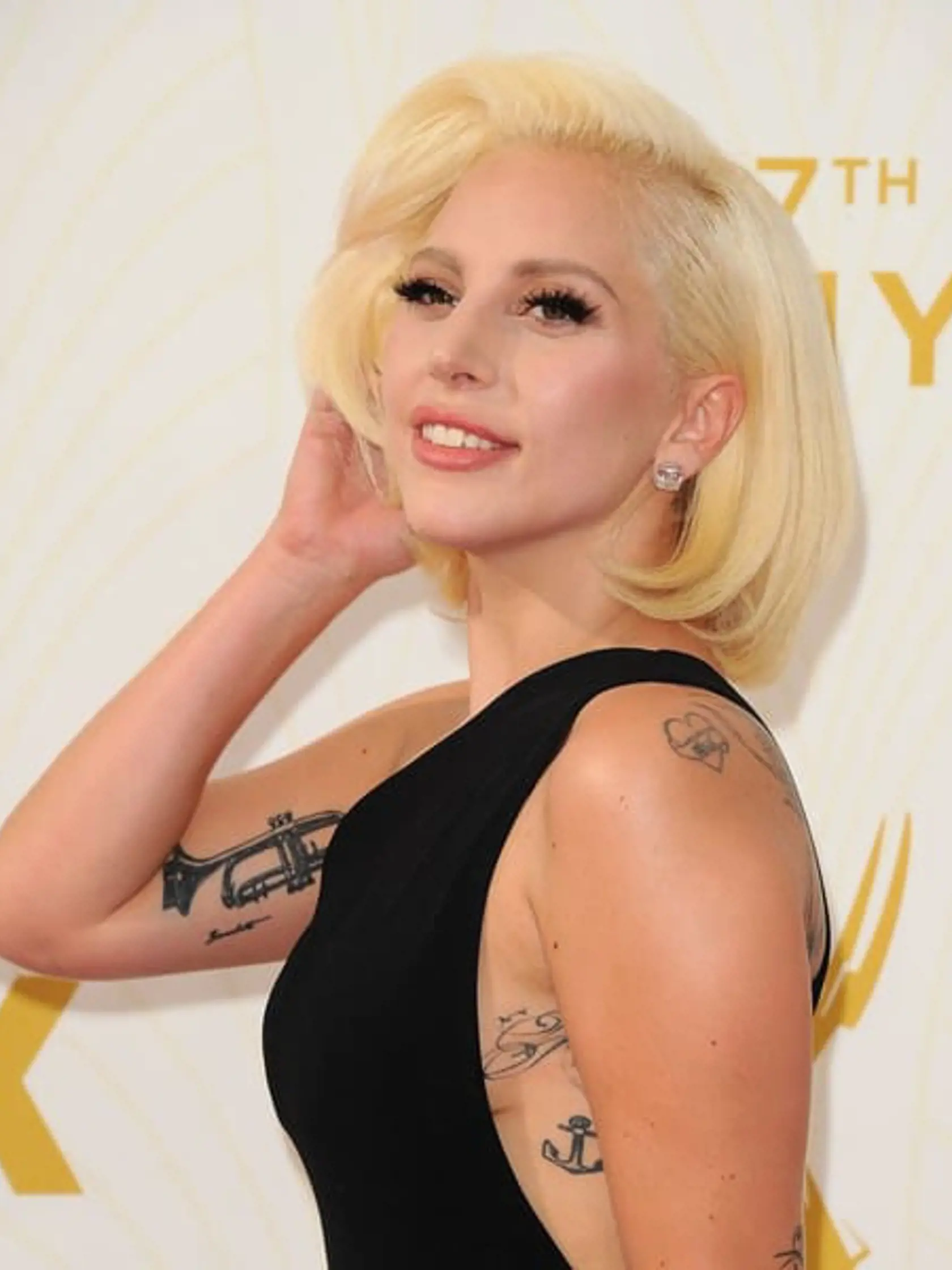 Lady Gaga si zahrala v hororovom seriáli plného orgií.
