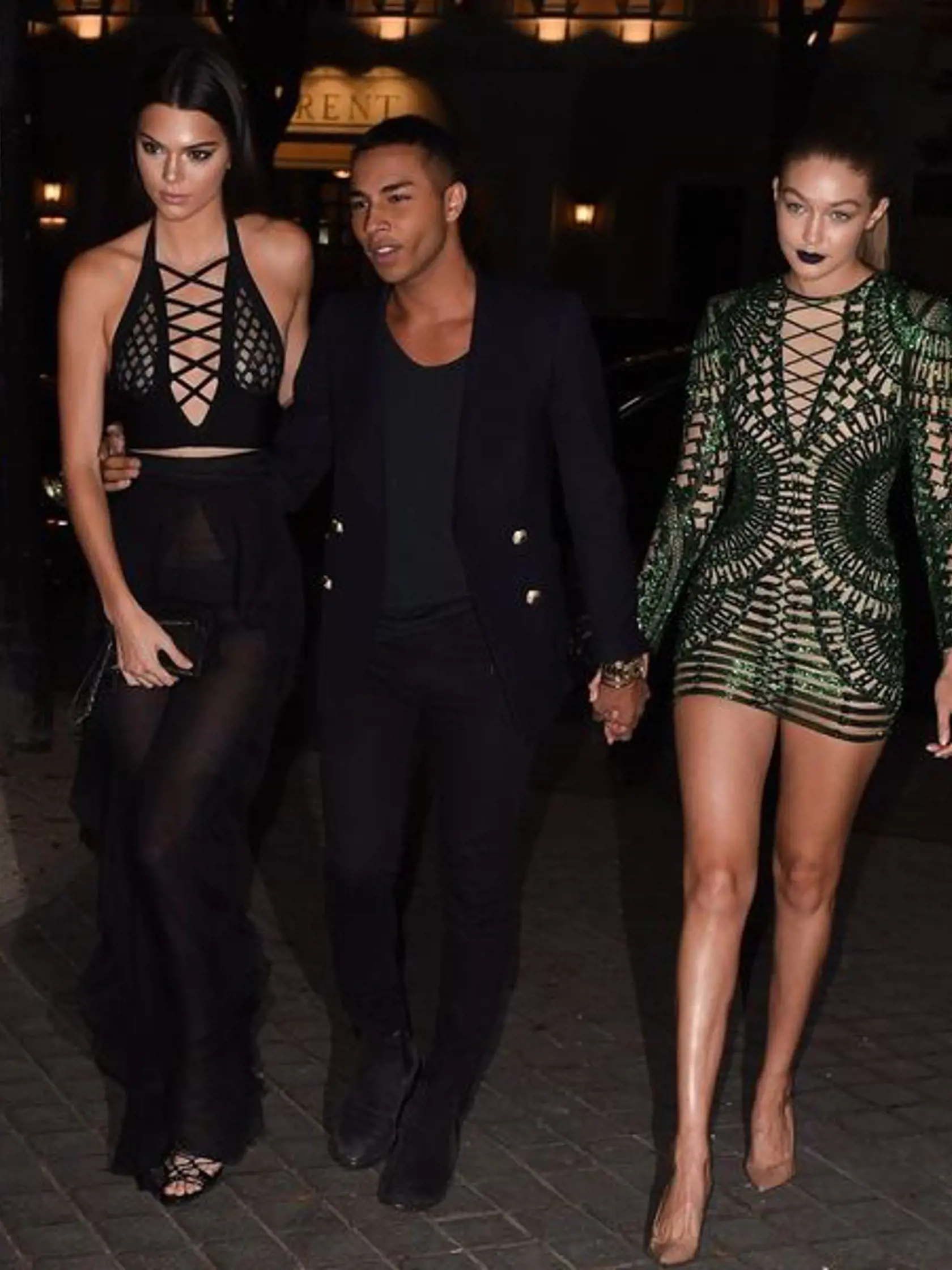 Kendall a Ggigi Hadid ohurovali v Paríži.