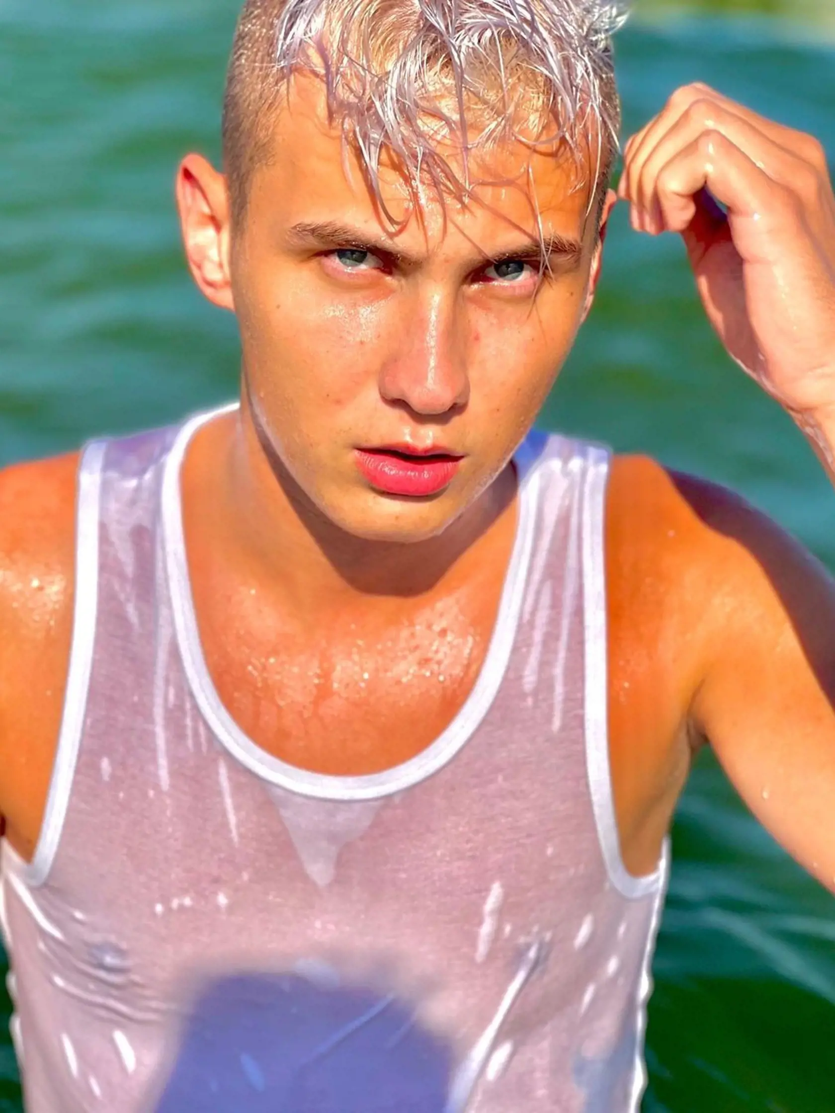 Kamarát Adam je Saške po rozchode oporou. Žeby to bol aj nový partner?