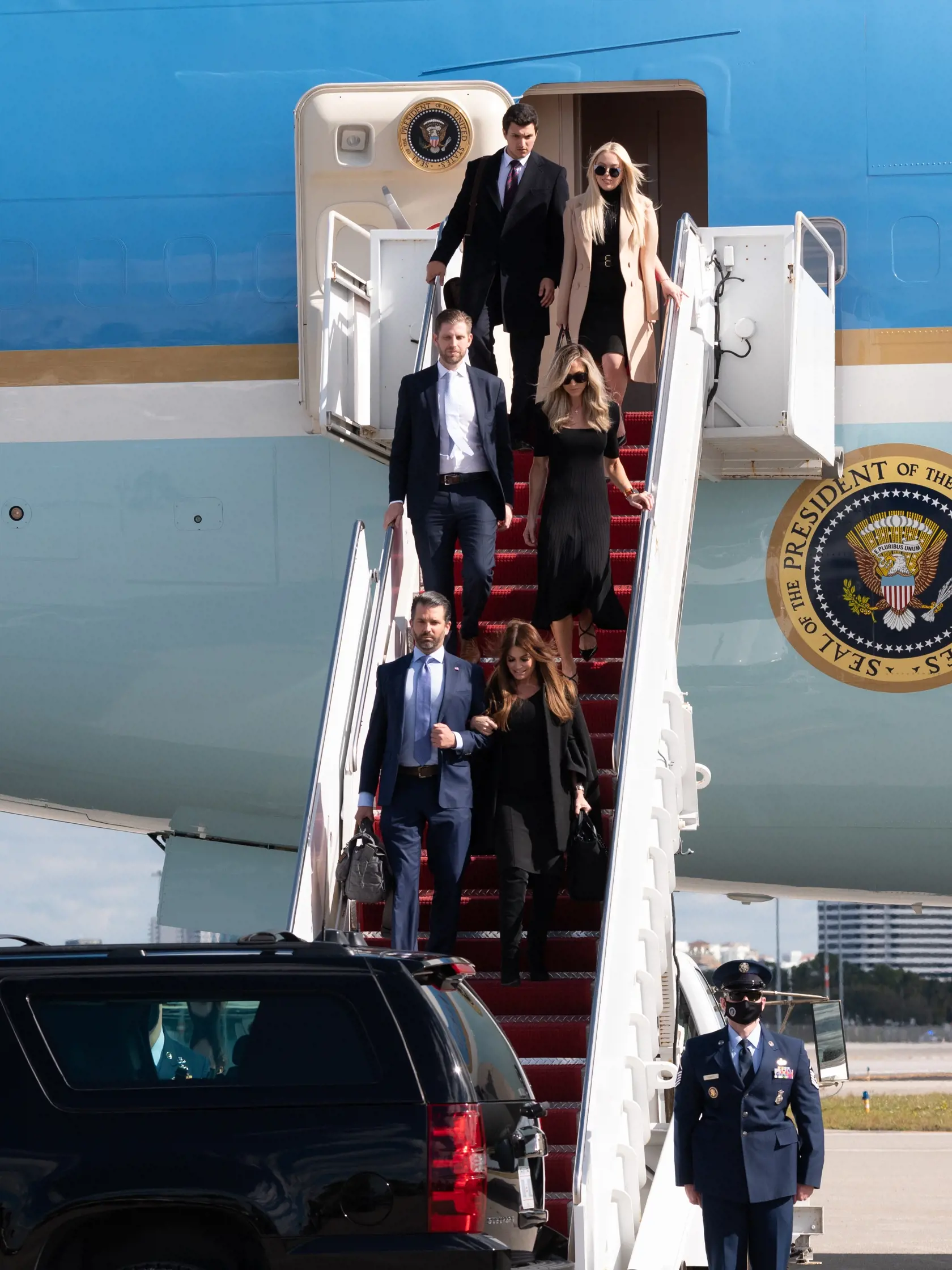 Trumpovci po prílete na Floridu