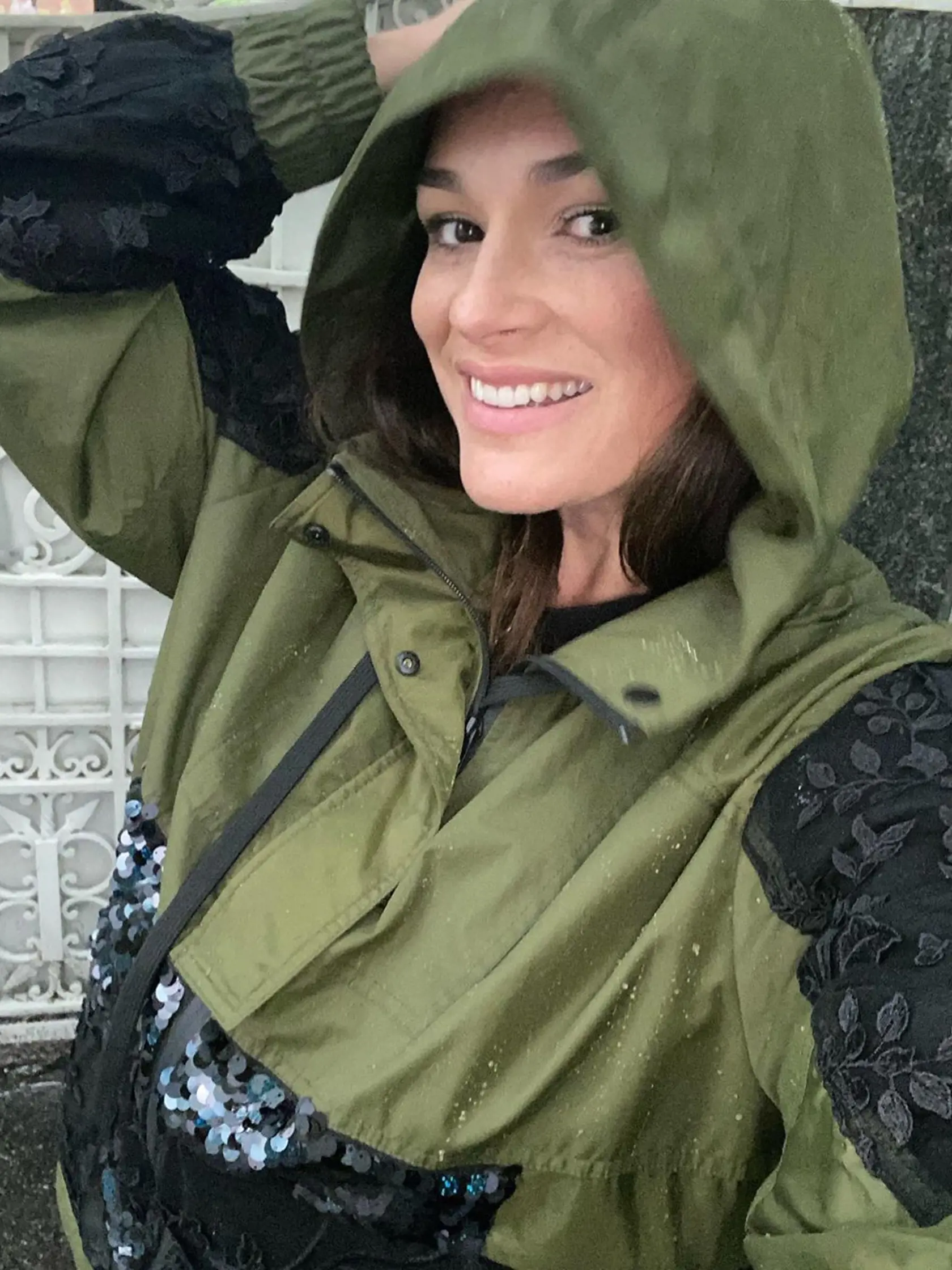 Česká exmodelka Alena Šeredová, ktorá sa pred niekoľkými dňami stala už trojnásobnou maminou, si svojho partnera Alessandra nevie vynachváliť.