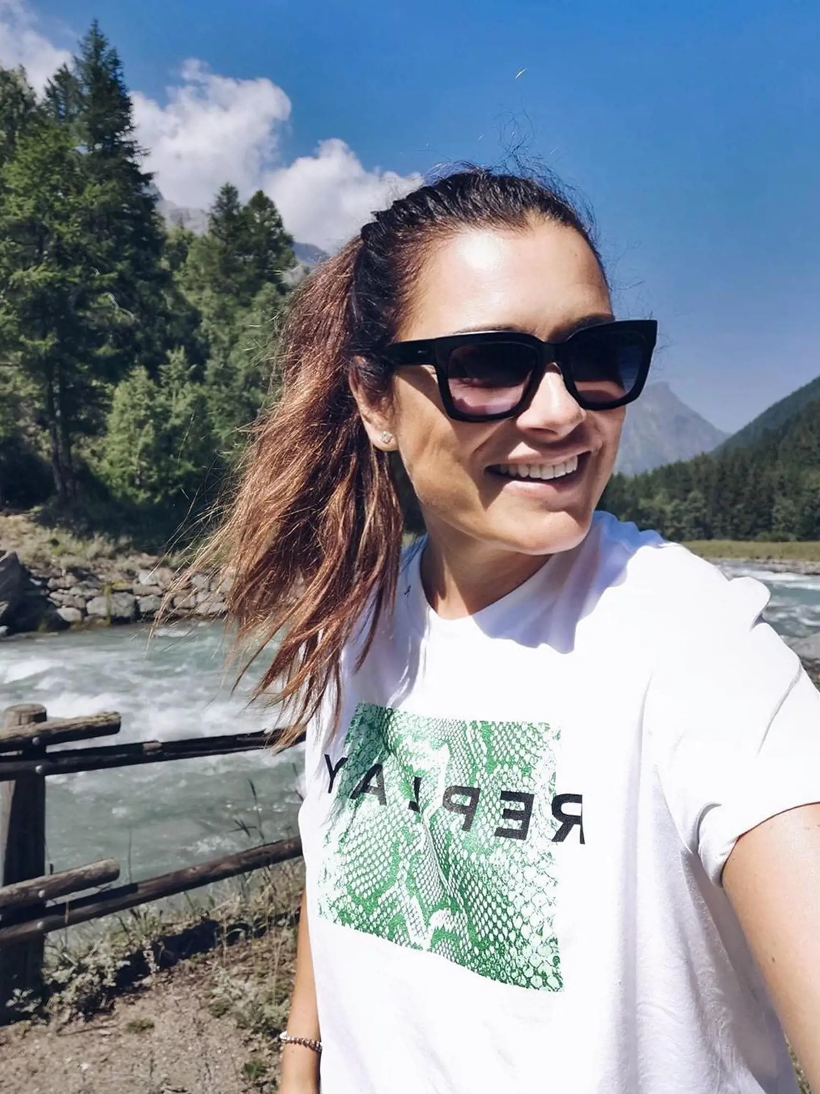 Česká exmodelka Alena Šeredová, ktorá sa pred niekoľkými dňami stala už trojnásobnou maminou, si svojho partnera Alessandra nevie vynachváliť.