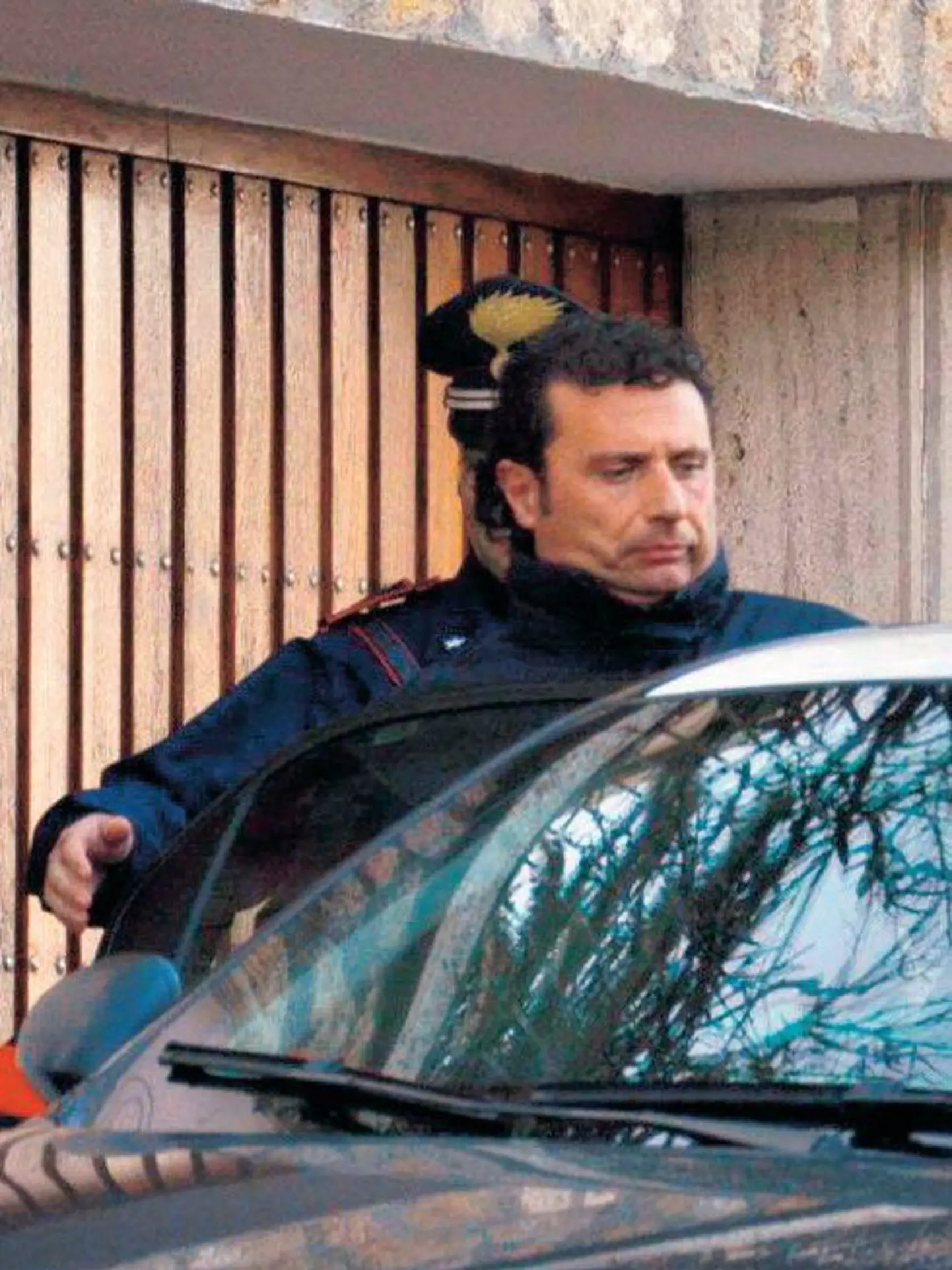 Kapitán lode Francesco Schettino  opustil loď