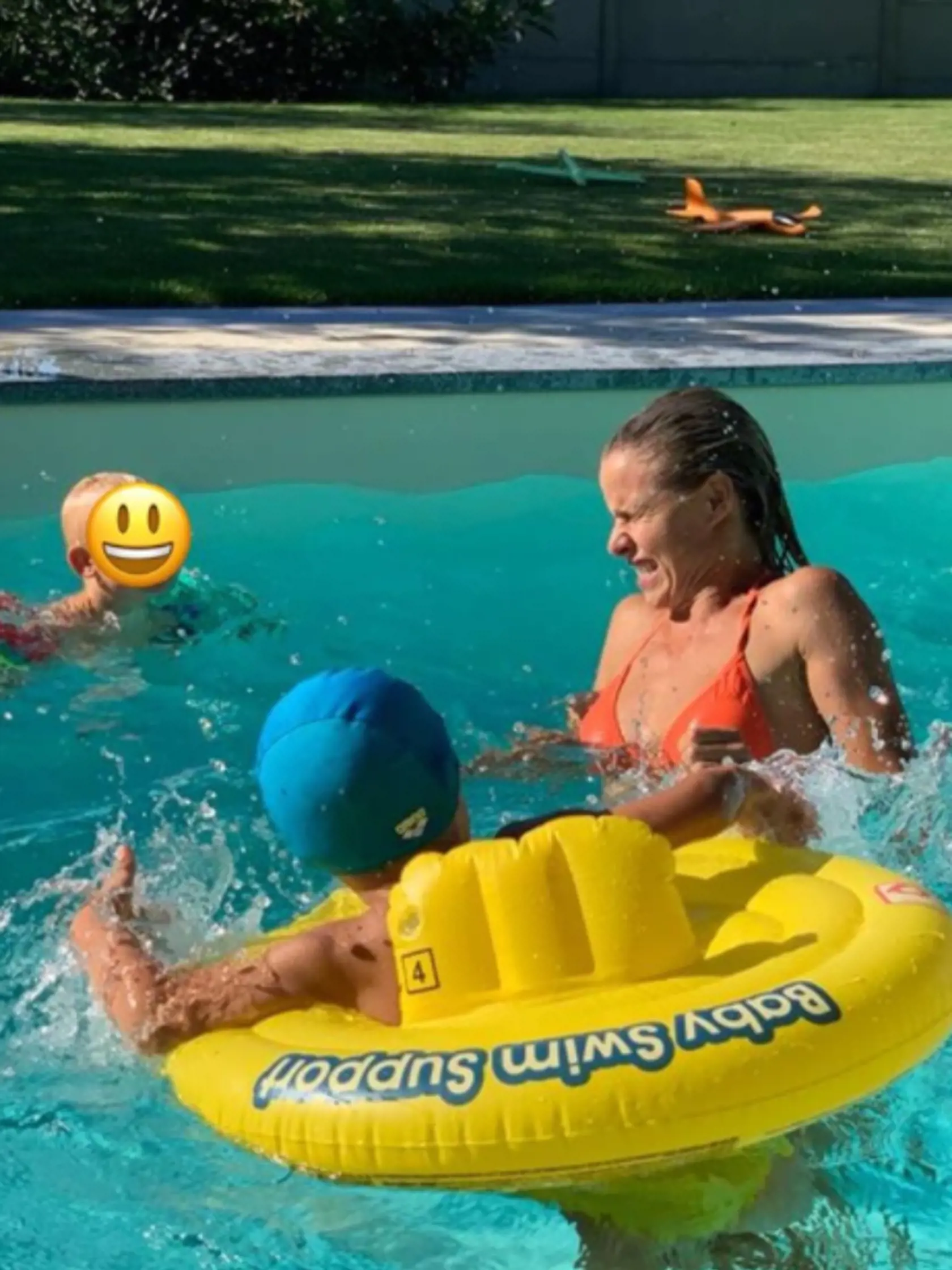 Nela Pocisková predviedla nielen šantenie v bazéne, ale aj vymakané ruky.