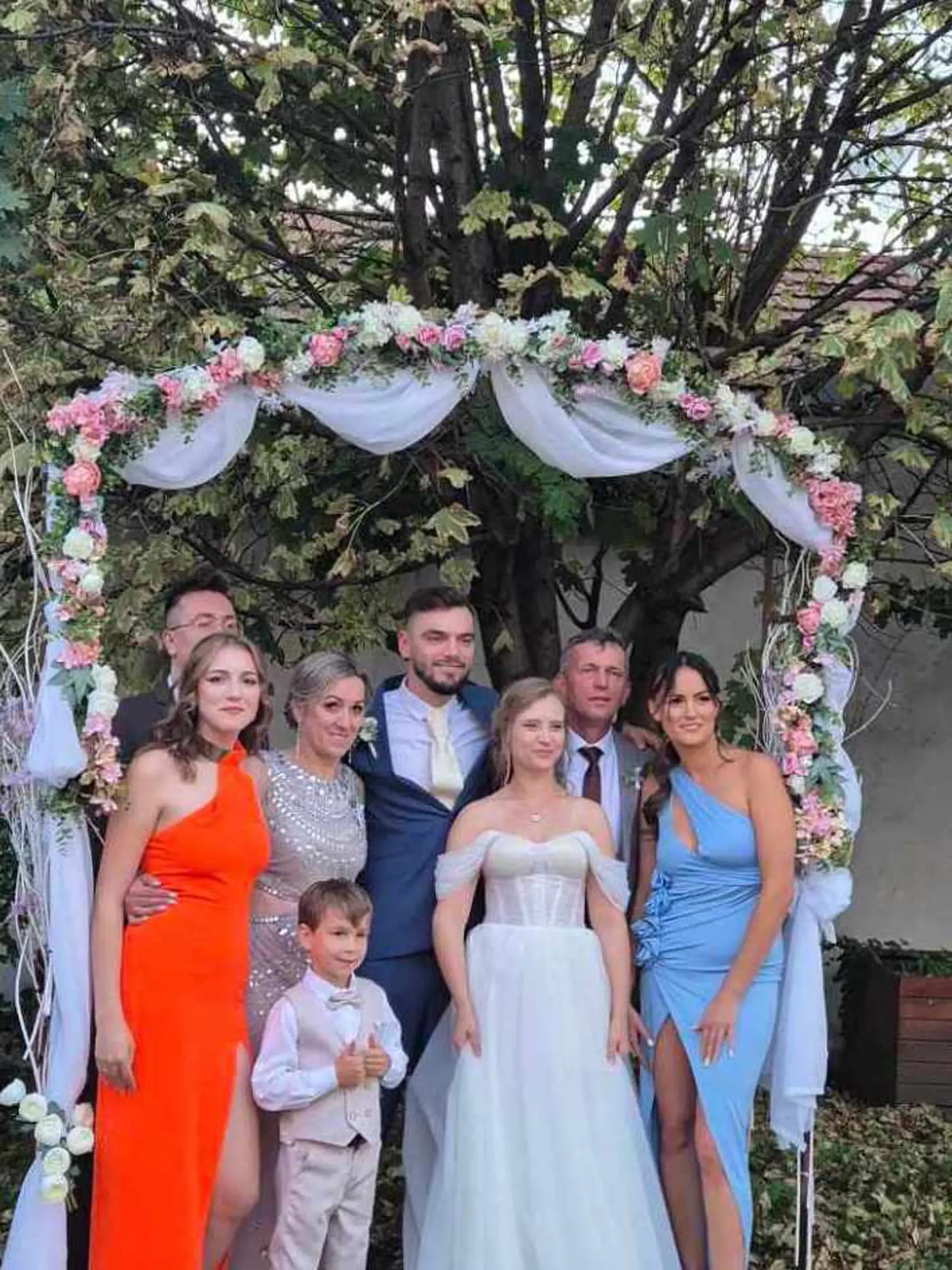 V sobotu (28. septembra) sa v Zlatých Moravciach odohrala udalosť, na ktorú sympatickí mladomanželia nikdy nezabudnú - bohužiaľ však nie v dobrom.