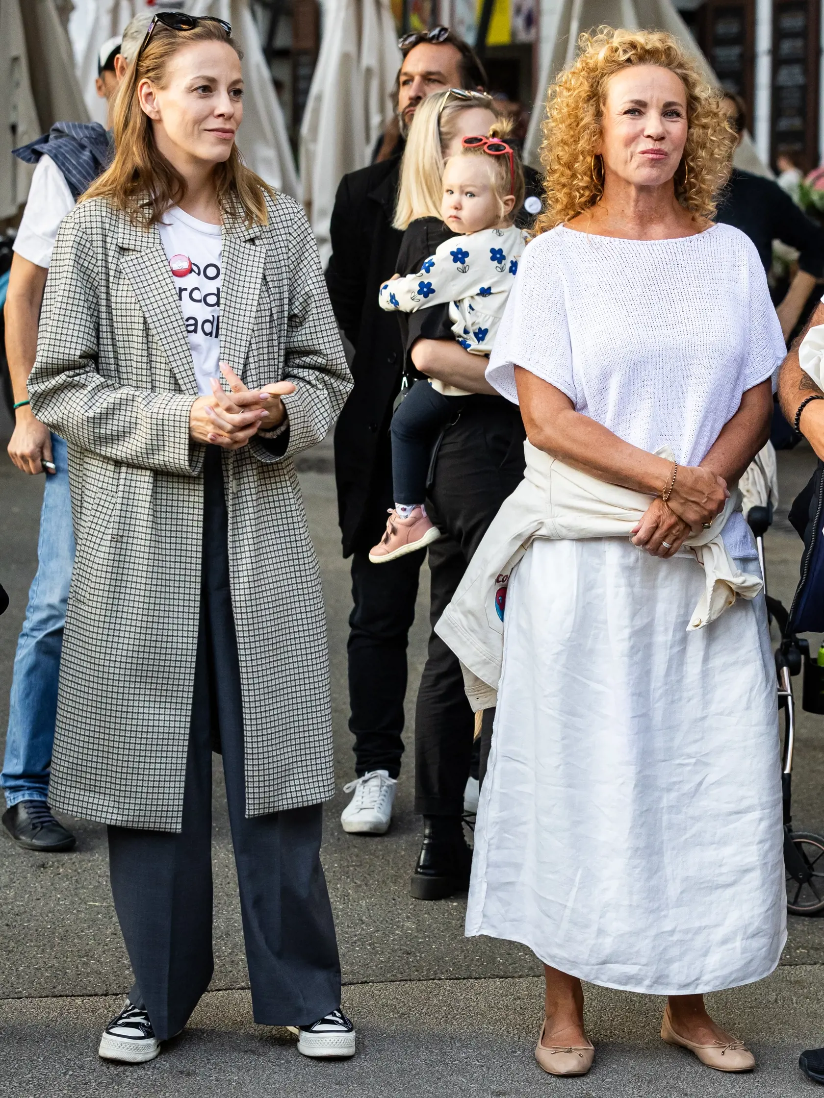 Protest na podporu kultúrneho štrajku: Hviezda Dunaja, k vašim službám Barbora Andrešičová a Diana Mórová.