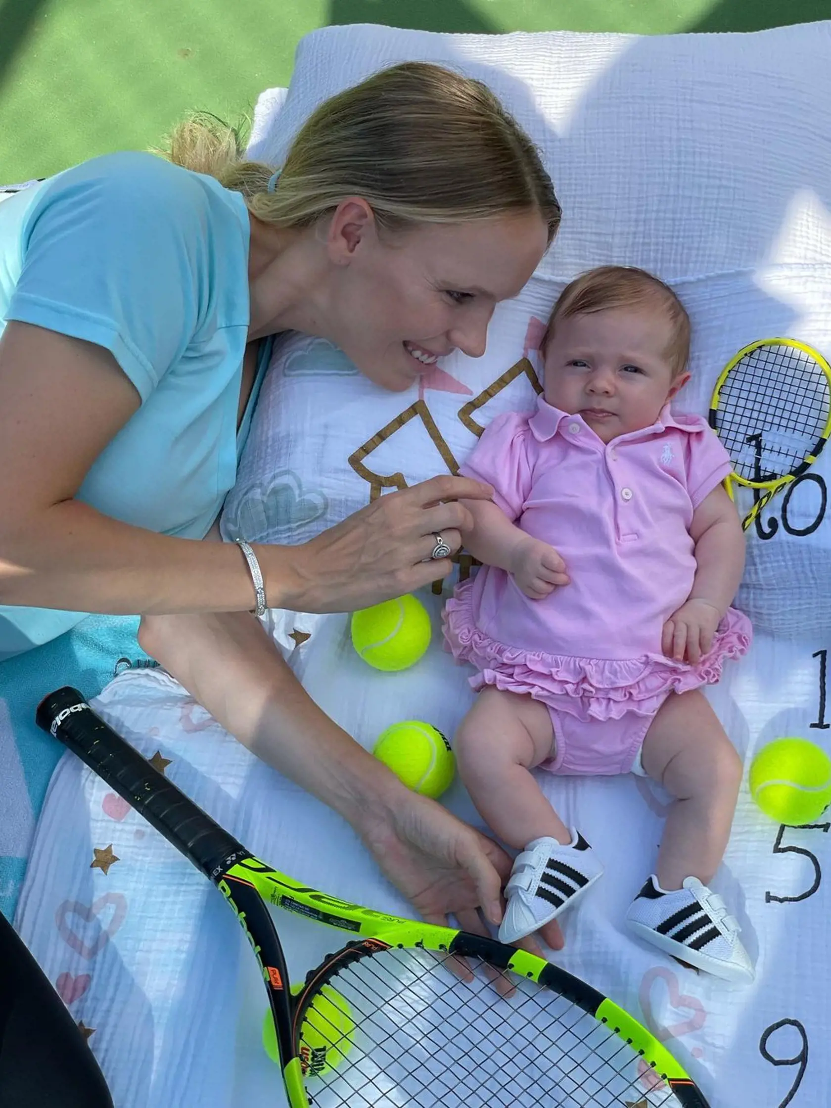 Caroline Wozniacki so svojím pokladom, bude z Olivie tiež tenistka?