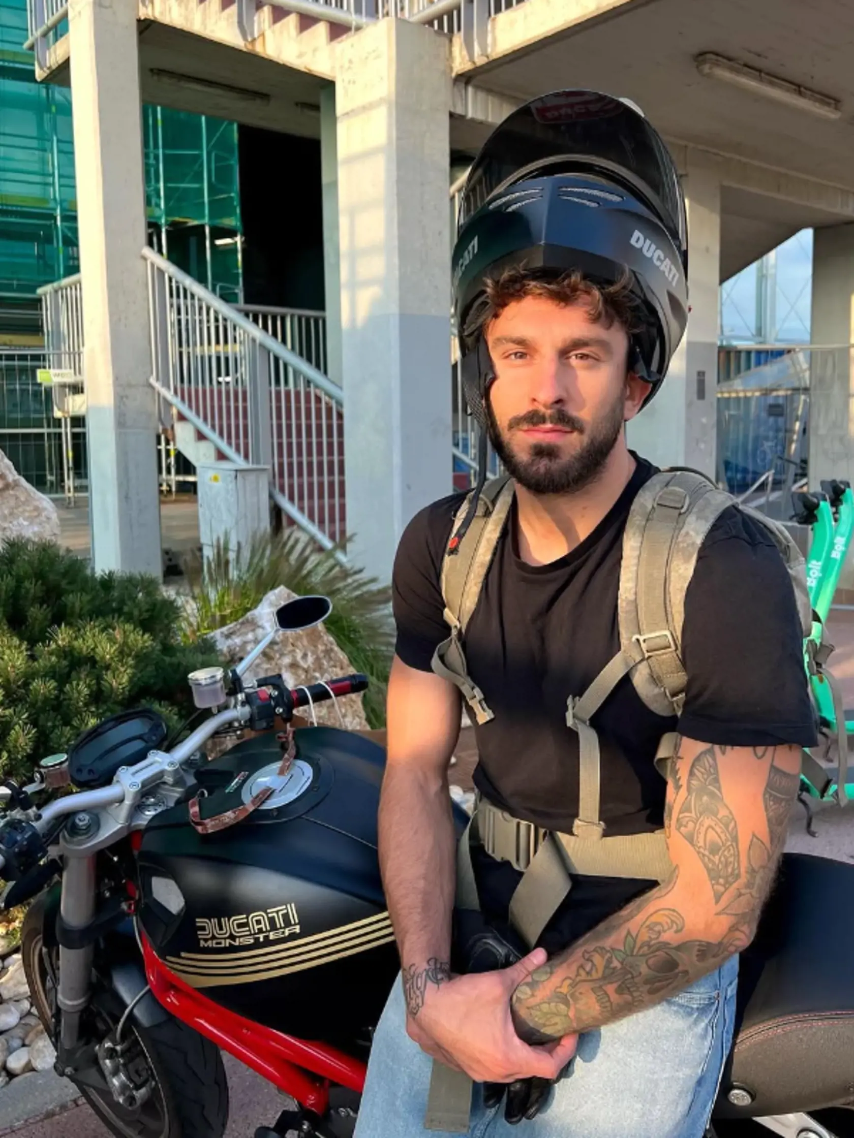 Jeho vášňou sú aj motorky. 