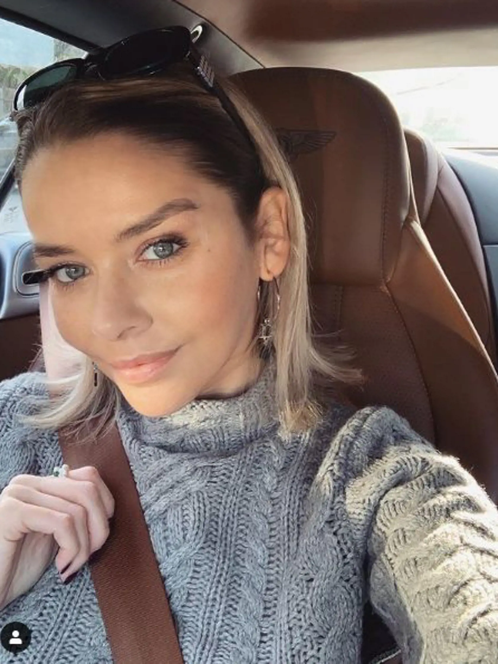 Rezešová Varholíková: Ľudia z okolia rodiny tvrdia, že Eva si zrejme neuvedomuje v akej situácii sa ocitla jej rodina, život dnes schudobnelej Košičanky bol vždy bezstarostný, keďže všetko riešili jej rodičia. Situácia sa však podstatne zmenila.
