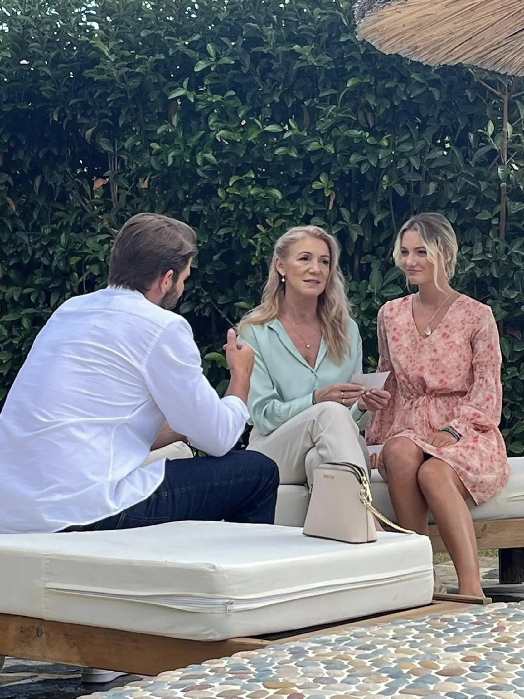 Vyhrá to práve Mirka? Ako jediná z finalistiek pridala na svoj instagram zábery s Tomášovou mamou Ingrid, kde sú dokonca všetci traja spolu...