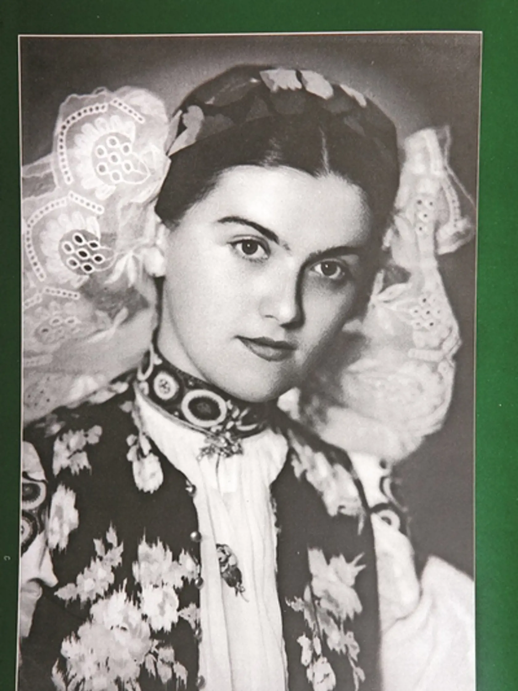 Eva zamlada