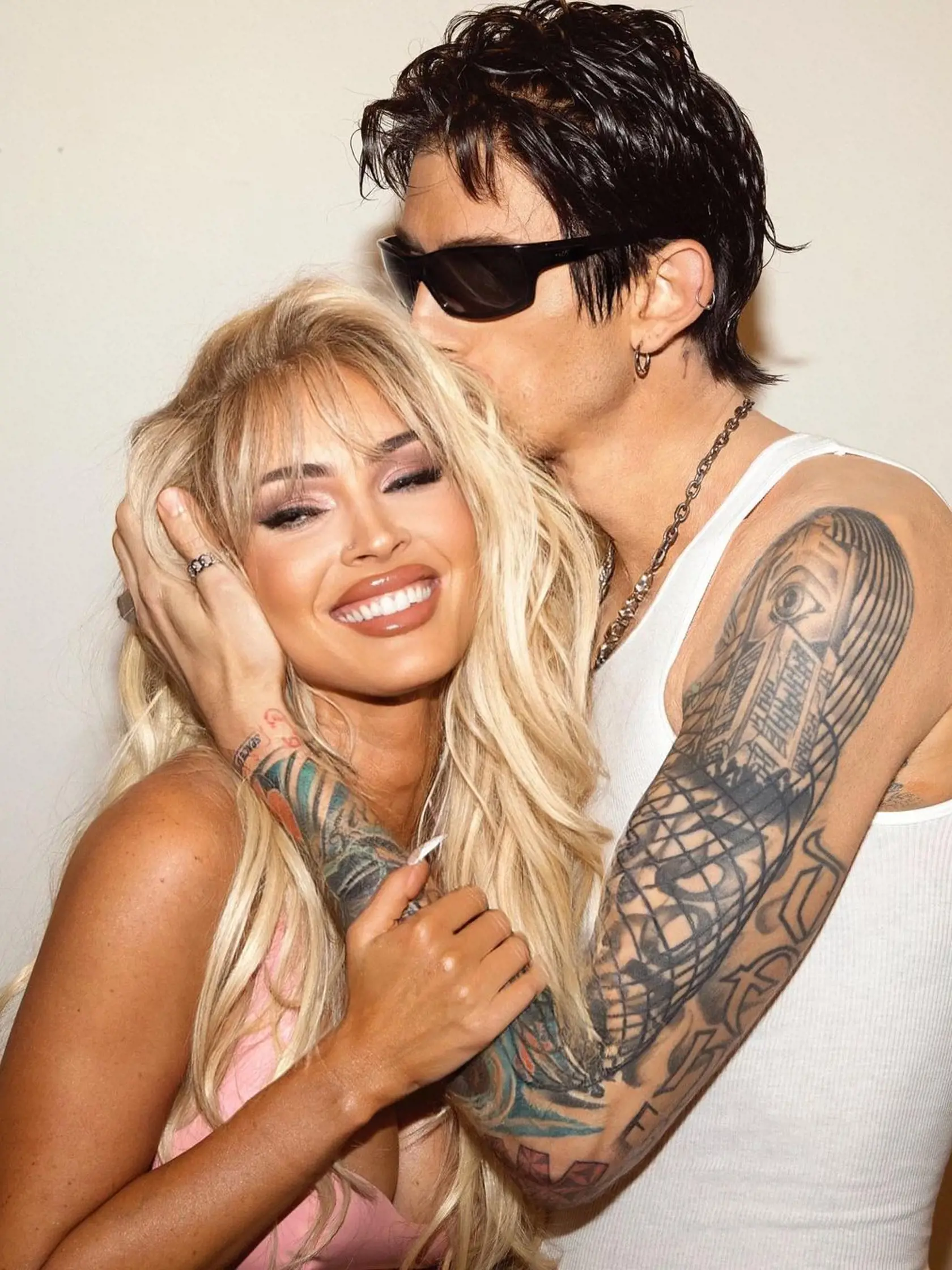 Megan to ako Pamele Anderson veľmi pristane. I keď fanúšikovia sú rozhodne názoru, že blond by nemala ani skúšať.