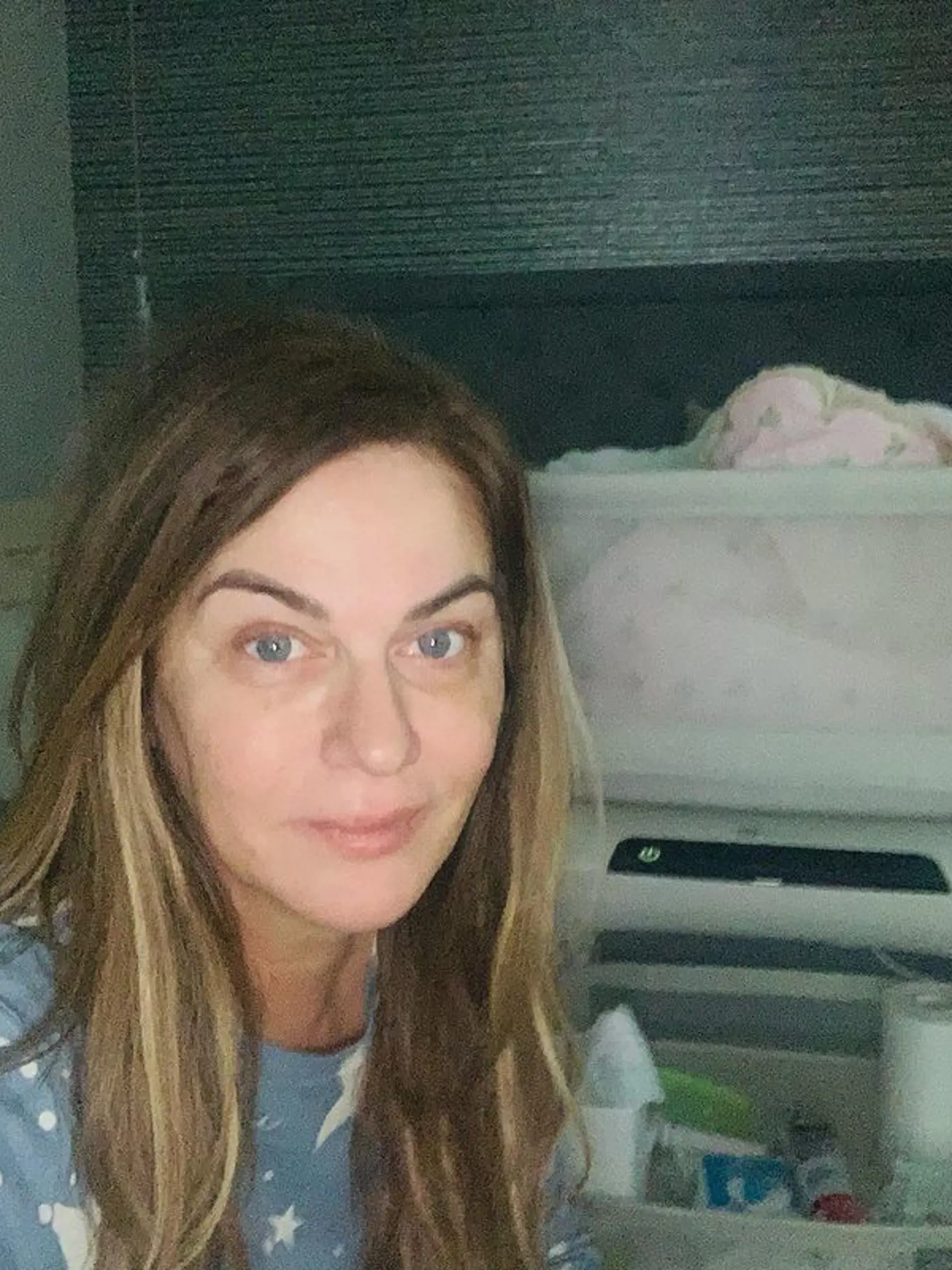 Monika Beňová má kruhy pod očami...