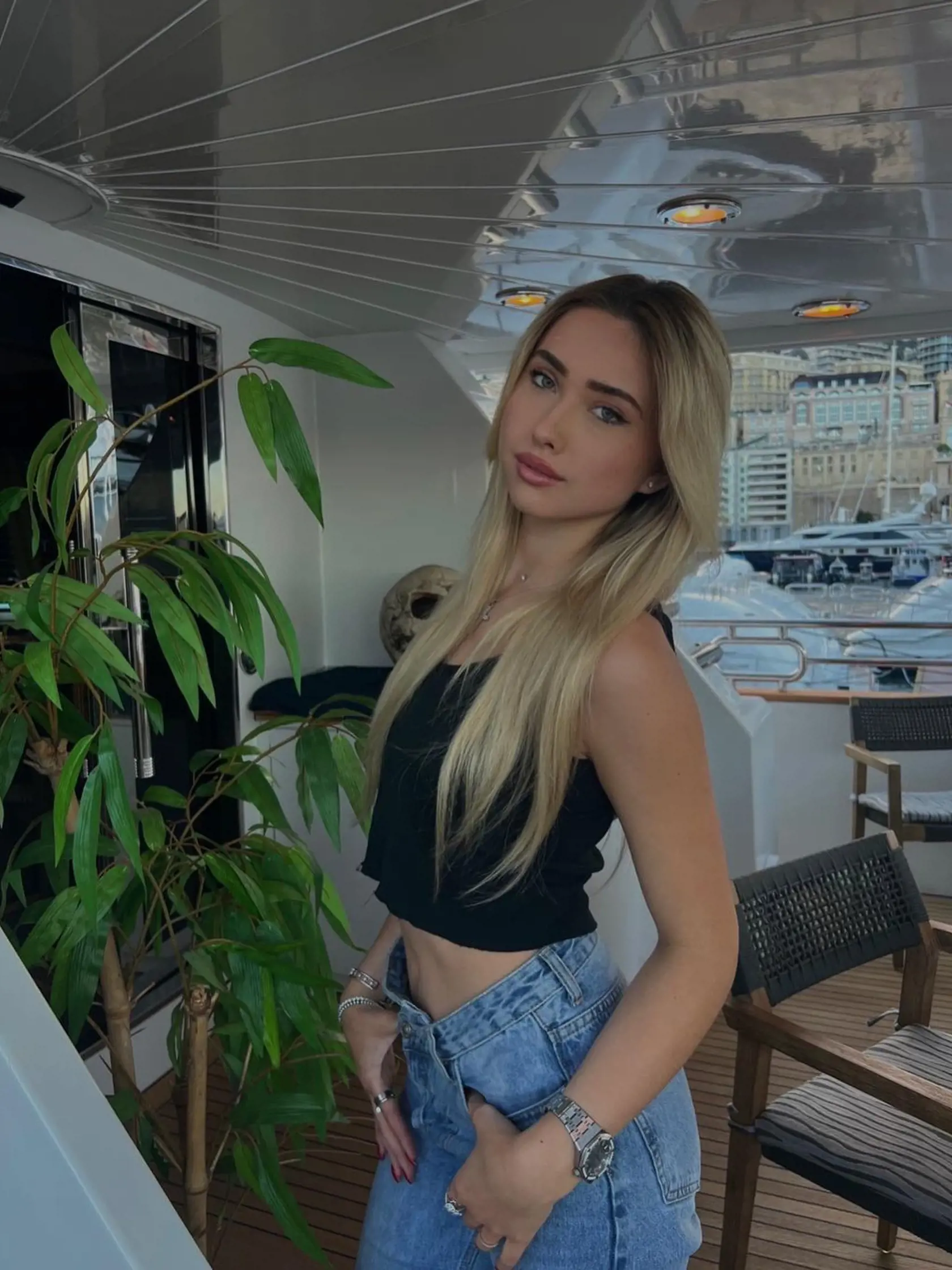 Mladšia dcéra Geissovcov Shania Geiss má nového nápadníka. Je ním mladý spevák a youtuber Josh. Mama Carmen je z potencionálneho zaťa nadšená.