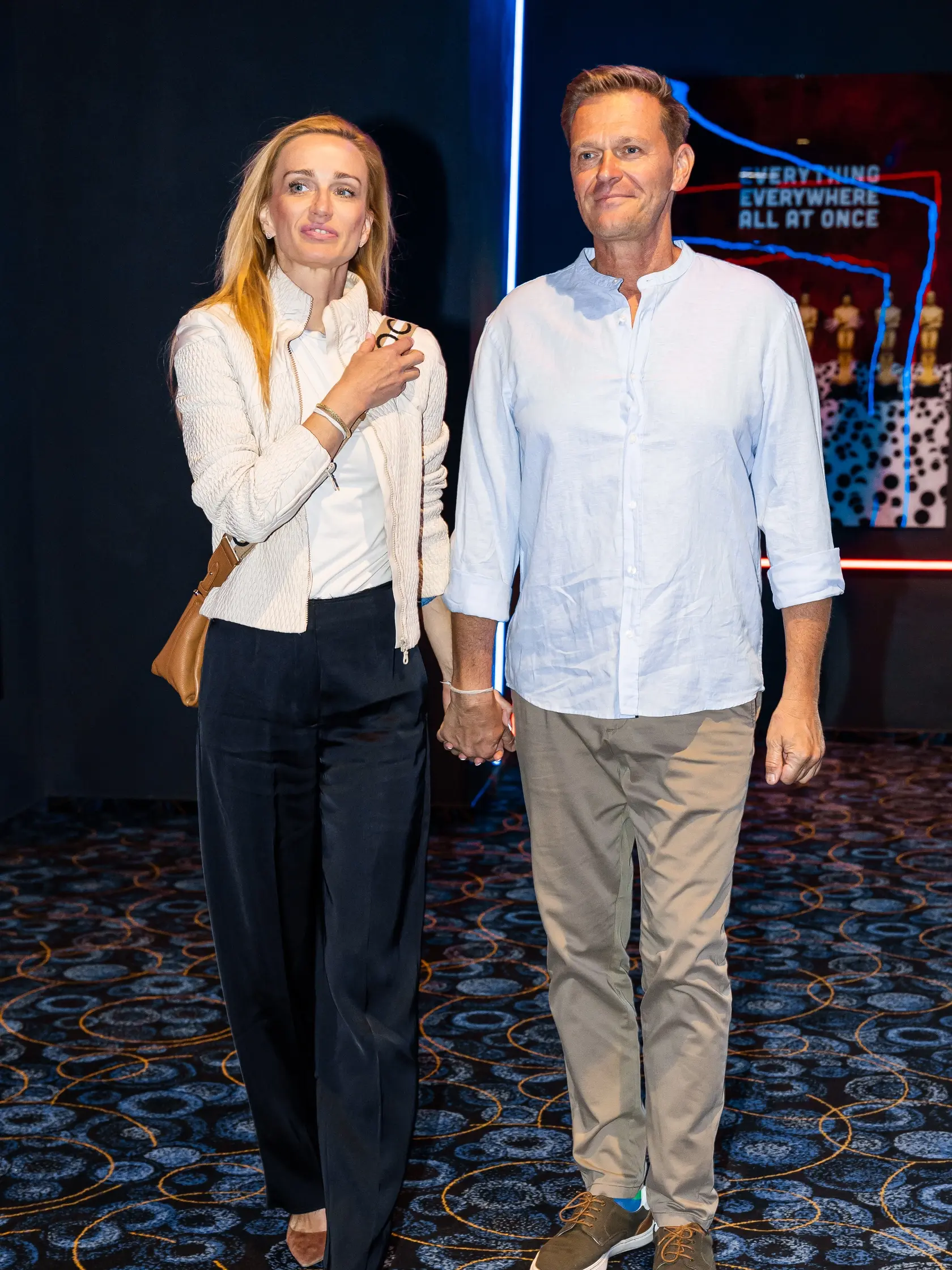 Premiéra filmu Múdrosť šťastia - dokument o dalajlámovi: Prišiel aj Martin Nikodým s priateľkou Martinou.