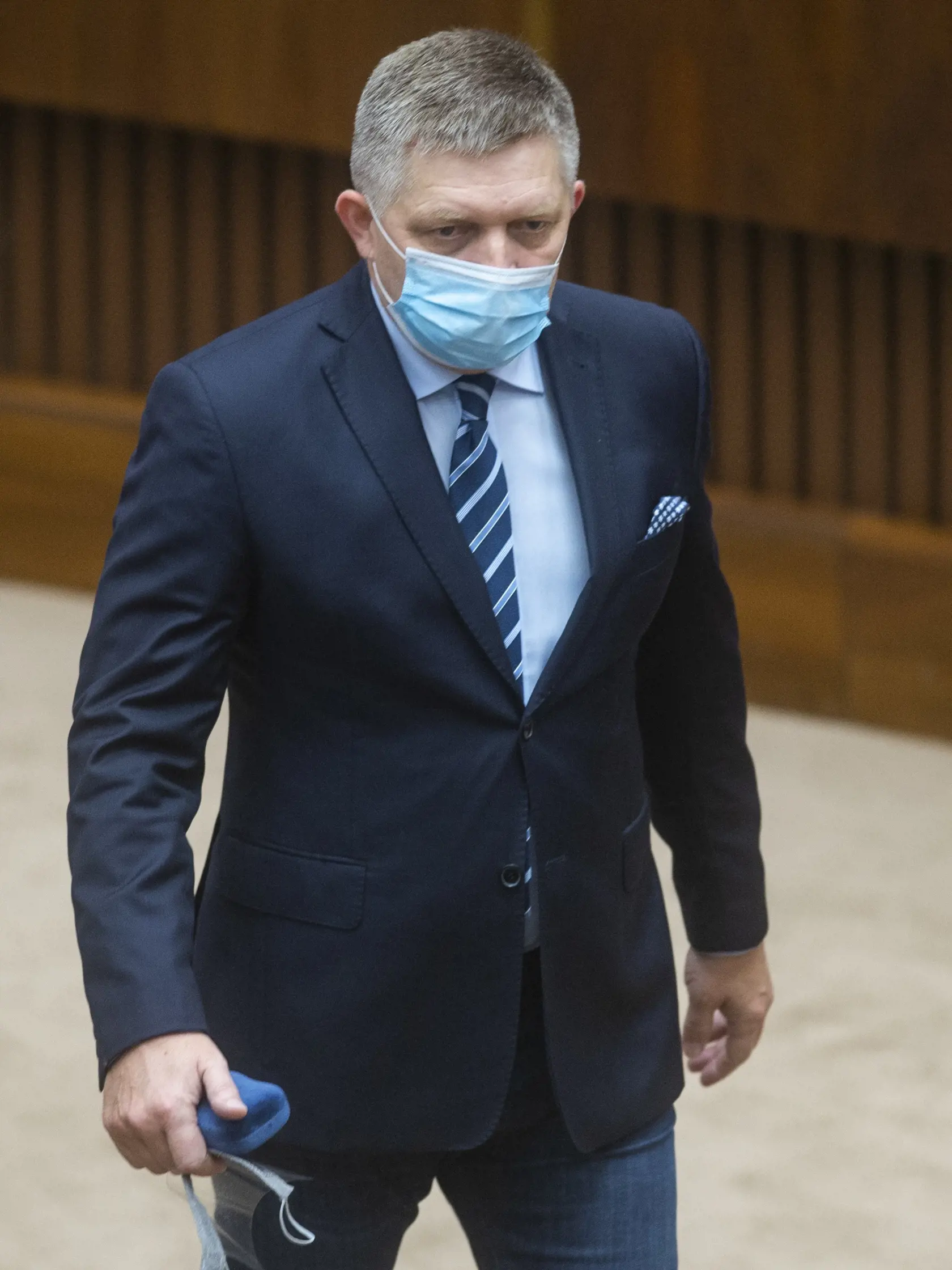 Na snímke poslanec NR SR Robert Fico (Smer-SD)  počas 16. schôdze parlamentu v Bratislave v stredu 21. októbra 2020. FOTO TASR - Jakub Kotian 