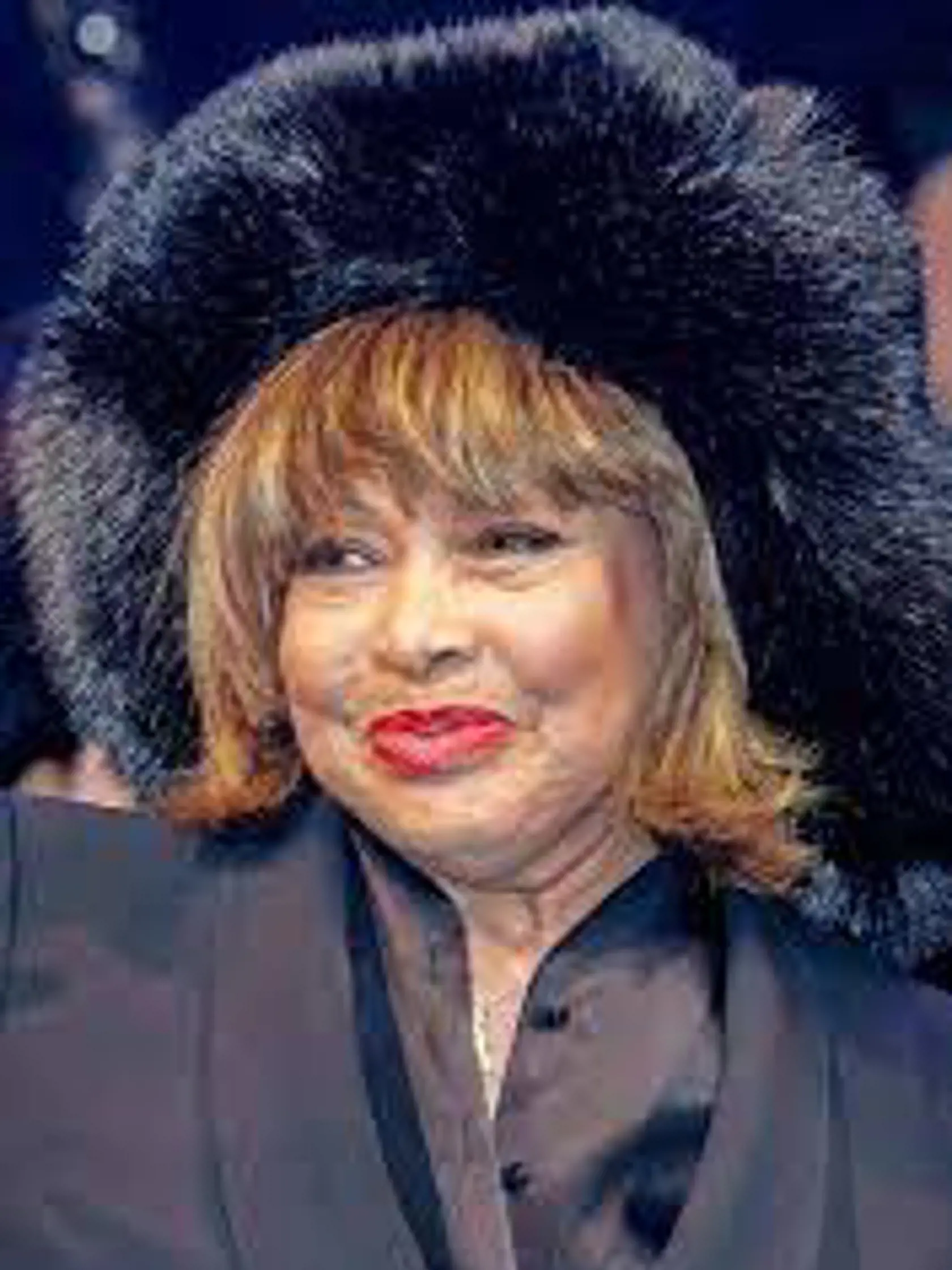 Vo veku 83 rokov zomrela  vo Švajčiarsku rocková speváčka amerického pôvodu Tina Turner. Stala sa jednou z najúspešnejších speváčok všetkých čias. Zomrela pokojne po dlhej chorobe doma v meste Küsnacht blízko Zürichu.
