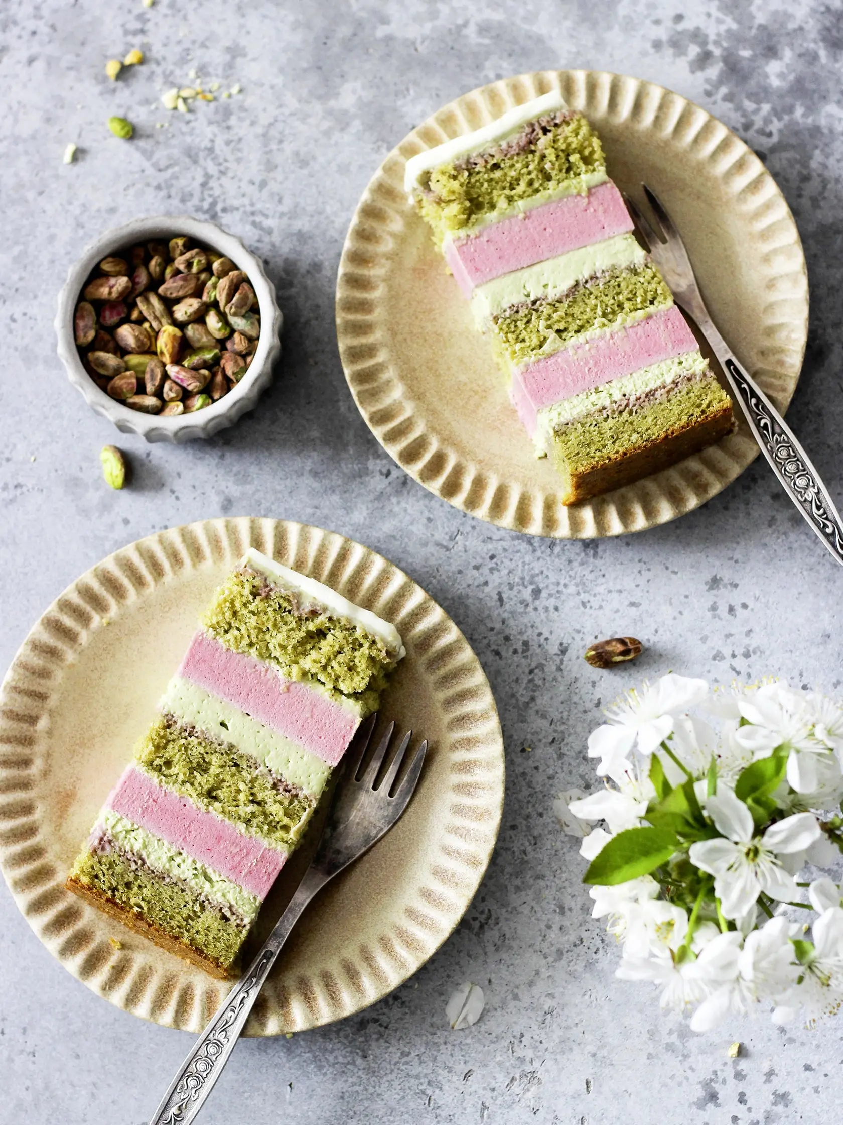 Pistáciovo-malinová torta