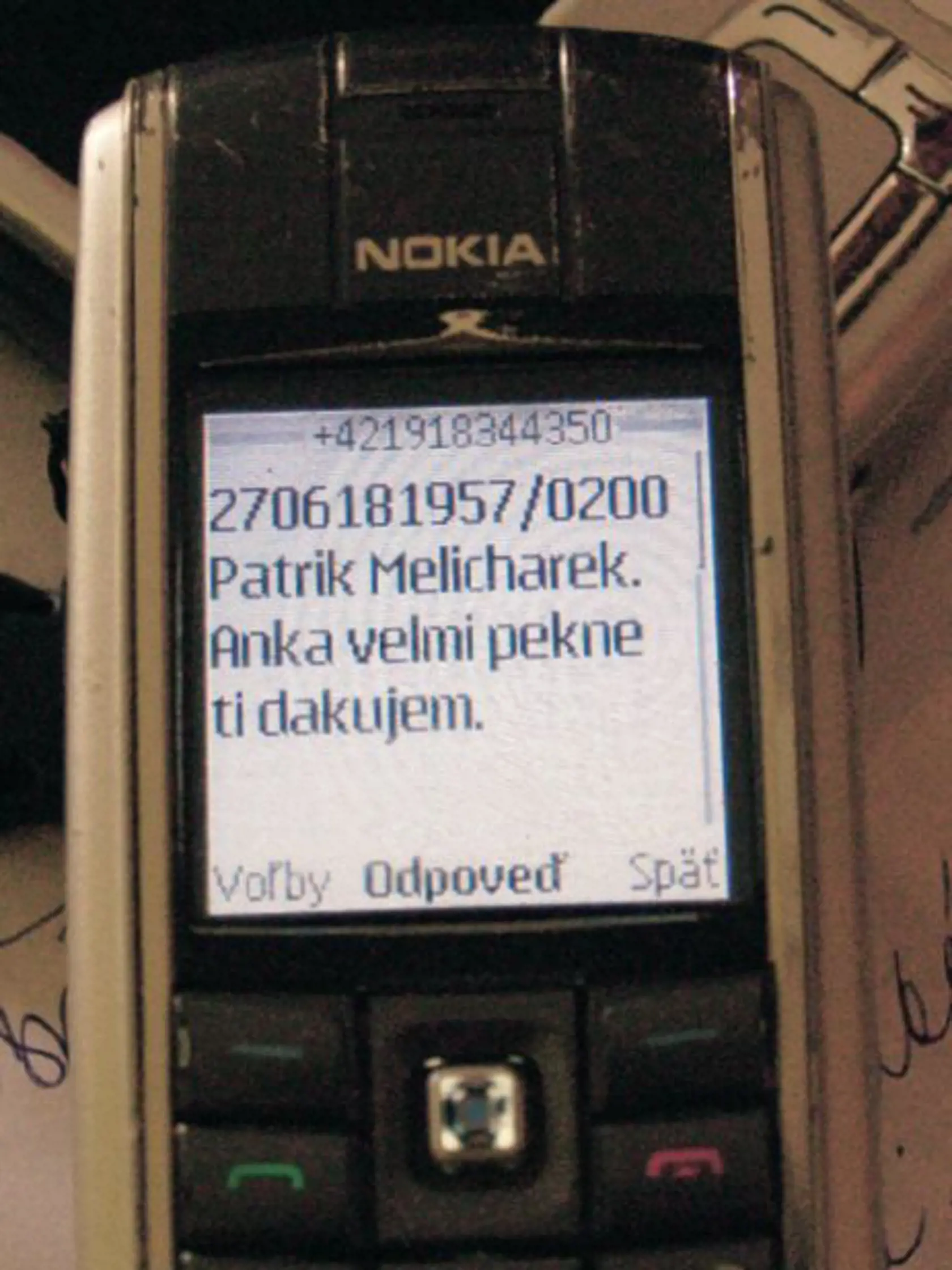 Domov vraj už ani netelefonovali, skôr posielali