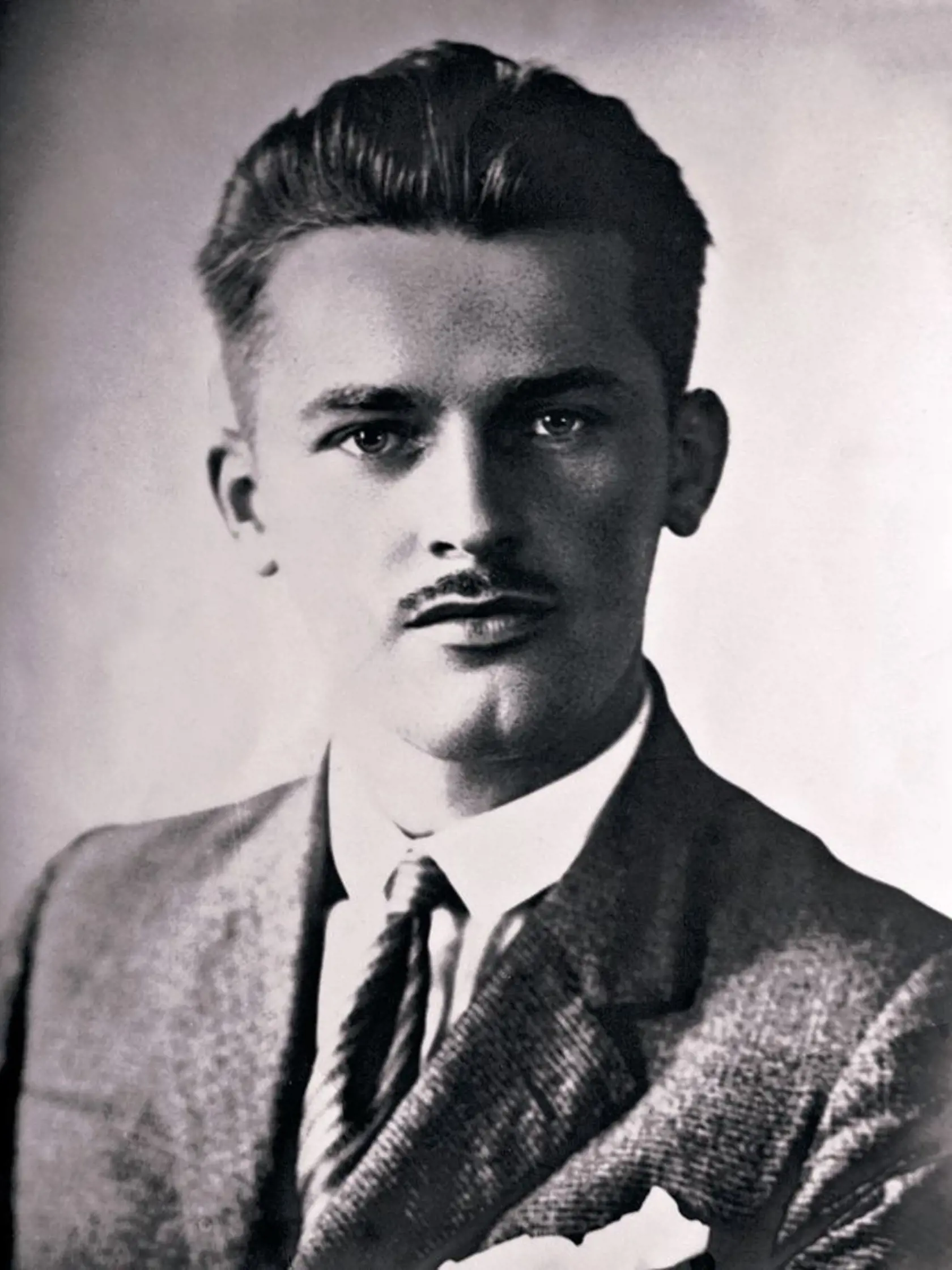 EMIL BELLUŠ v študentských rokoch.