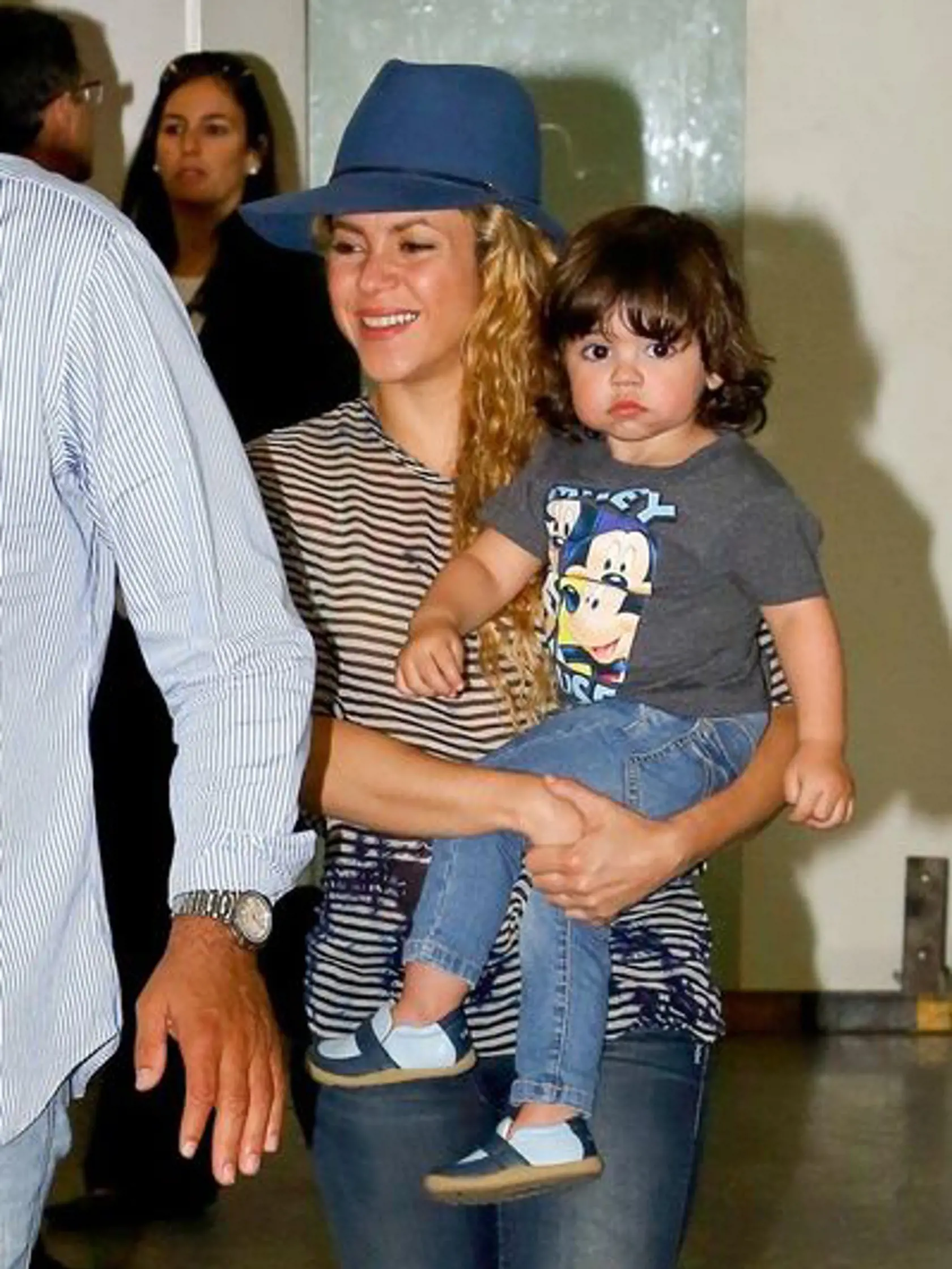Shakira priletela do Ria aj so synom Milanom.