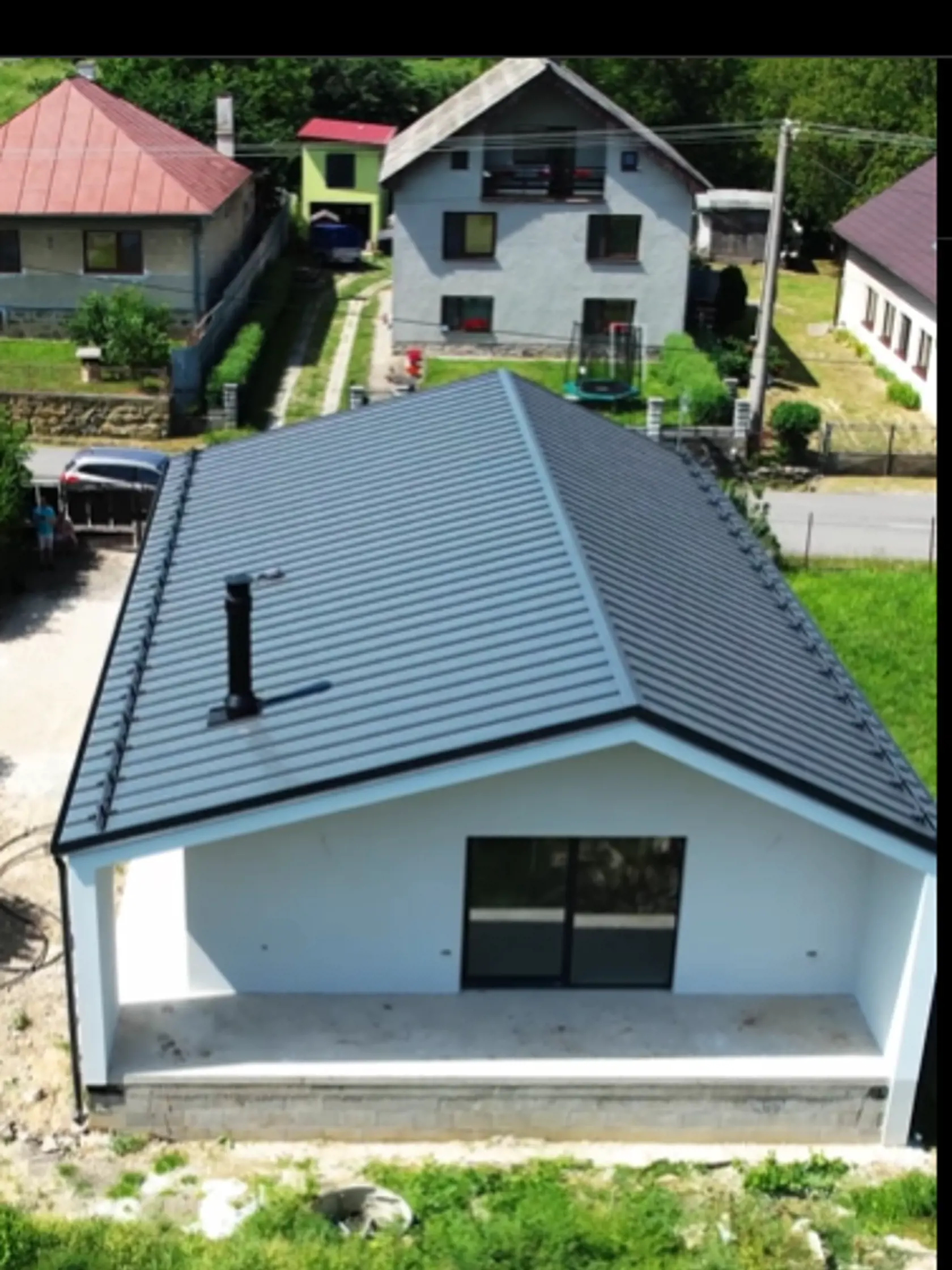 Dominika Kavaschová ukázala nový dom. V apríli ho začali stavať a už stojí!