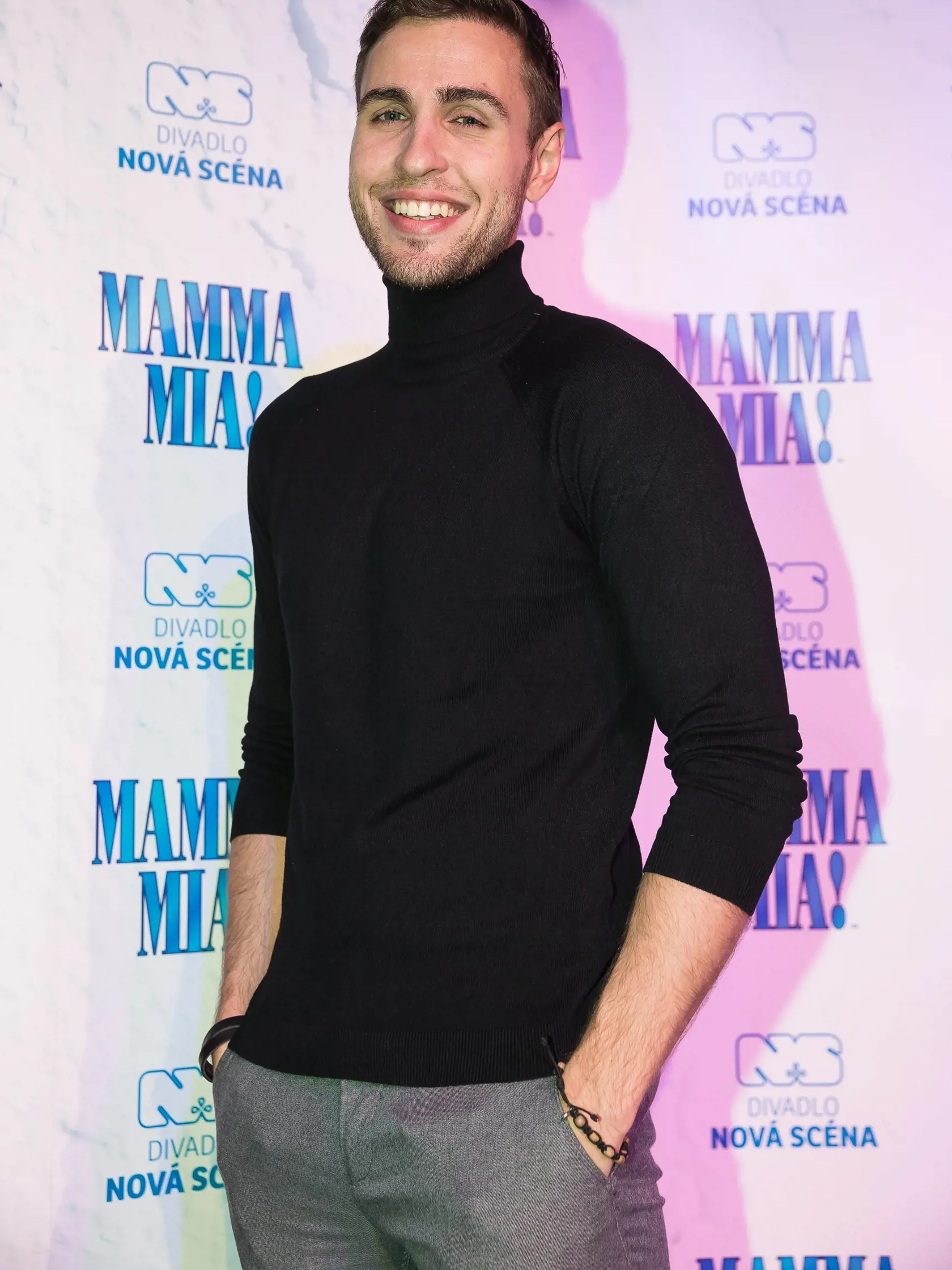 Premiéra muzikálu Mamma Mia na doskách divadla Nová Scéna. Na snímke Patrik Vyskočil