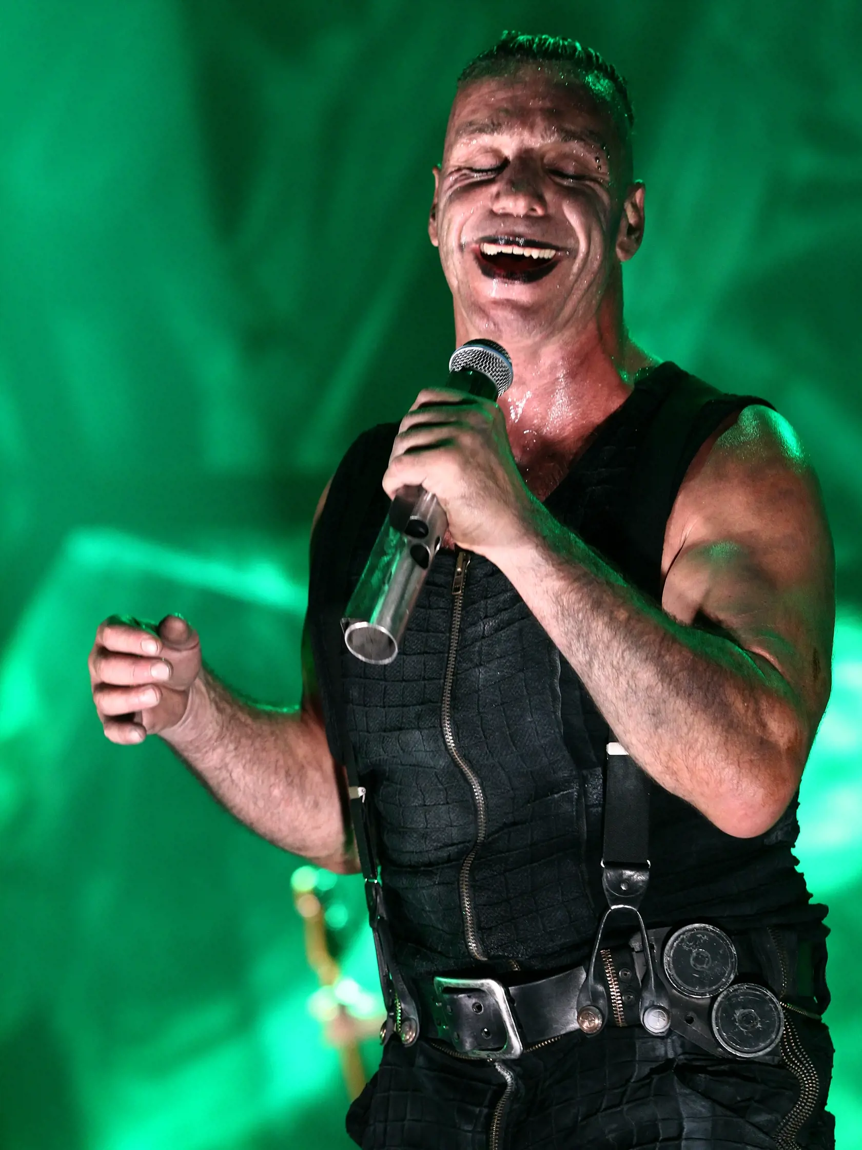 Koncert skupiny Rammstein v Bratislave. Zimny stadion Ondreja Nepelu.
Lider skupiny - Till Lindemann
