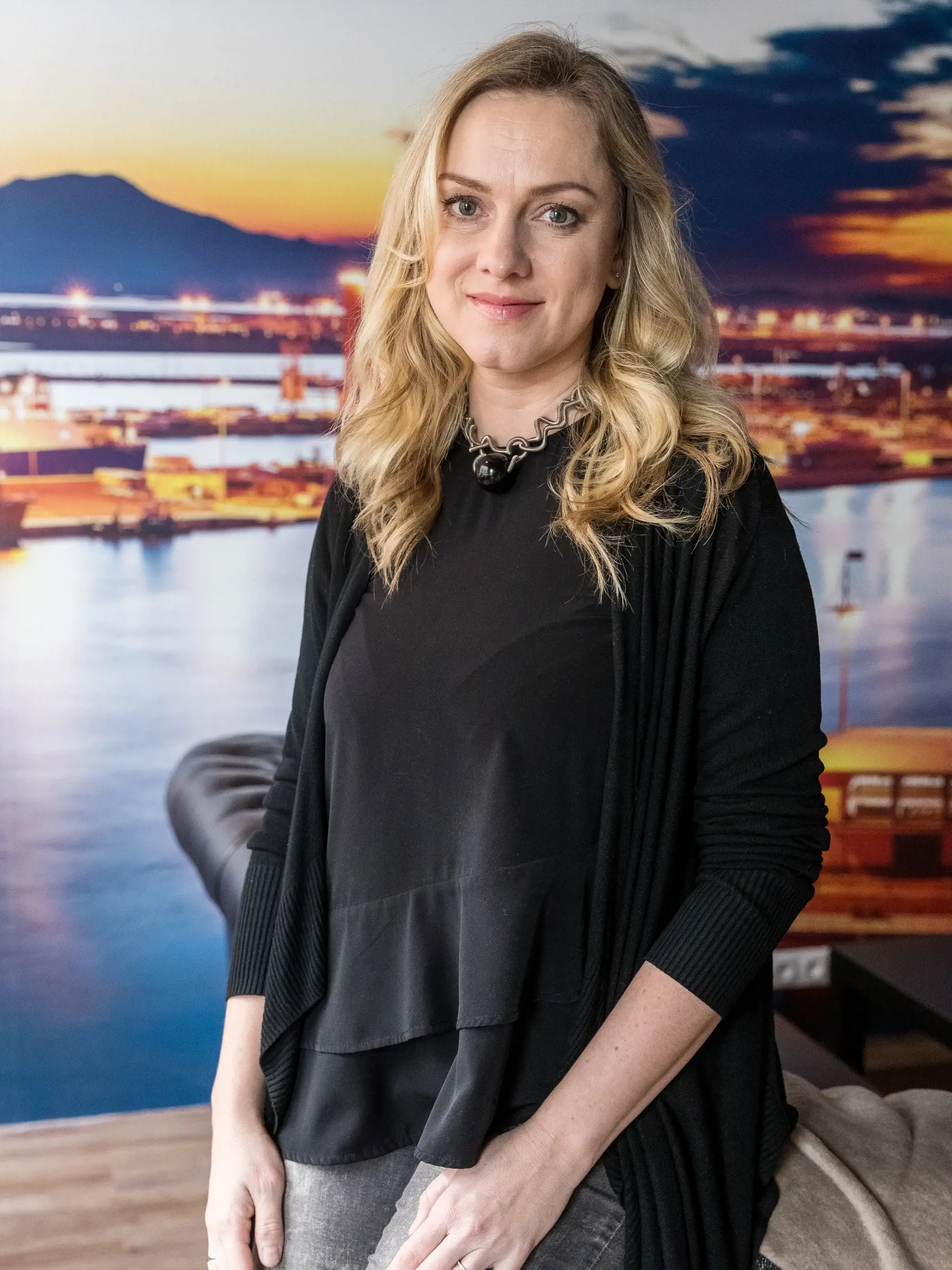 Na snímke Monika Hilmerová počas tlačovej konferencie Tv Markíza, na ktorej bol predstavený nový dennný seriál s názvom Oteckovia.