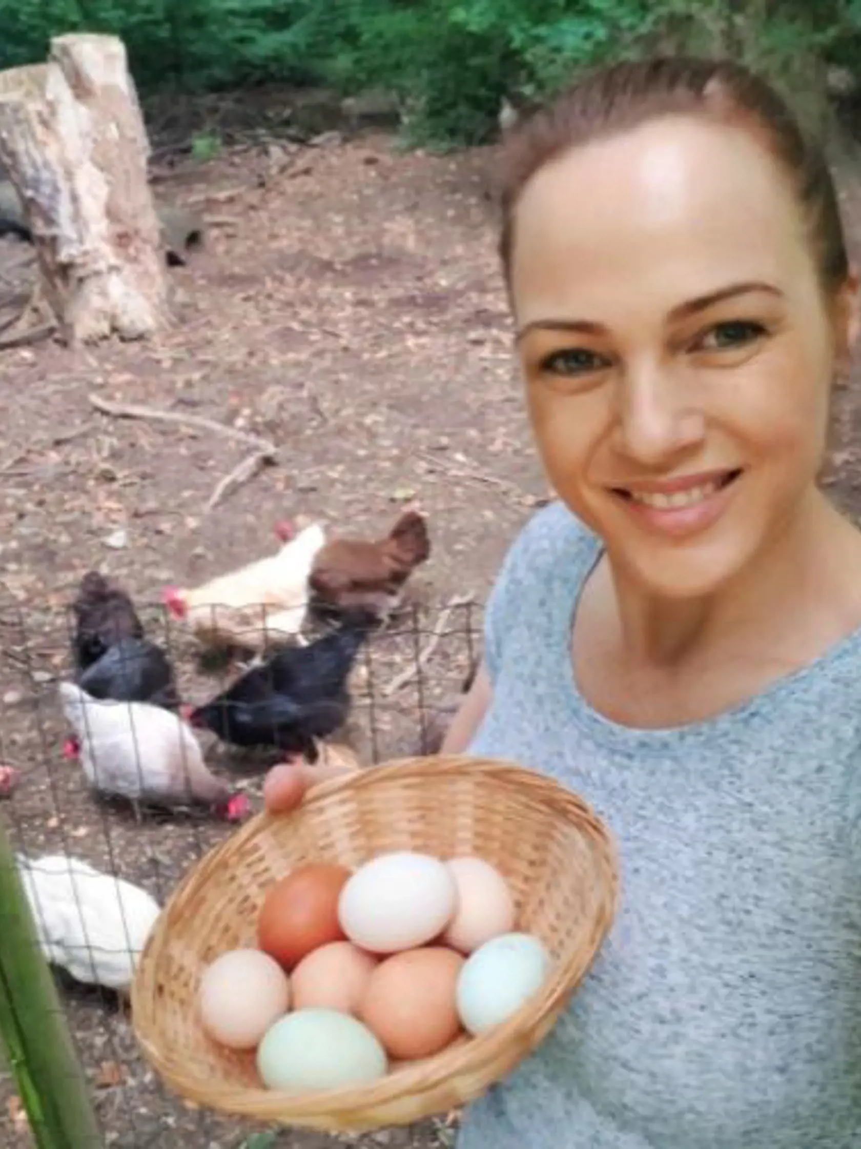 Adriana chová na zámku aj sliepky.
