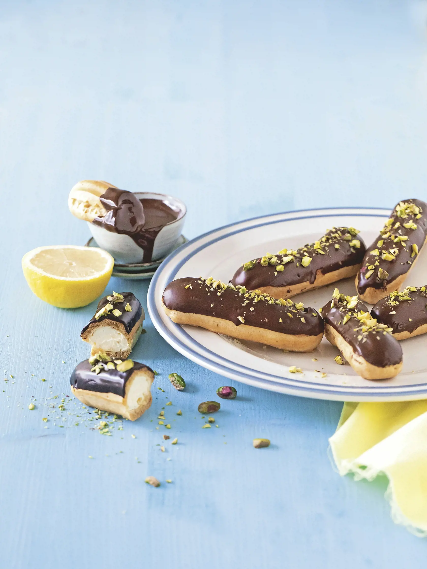Éclairs s citrónovým krémom