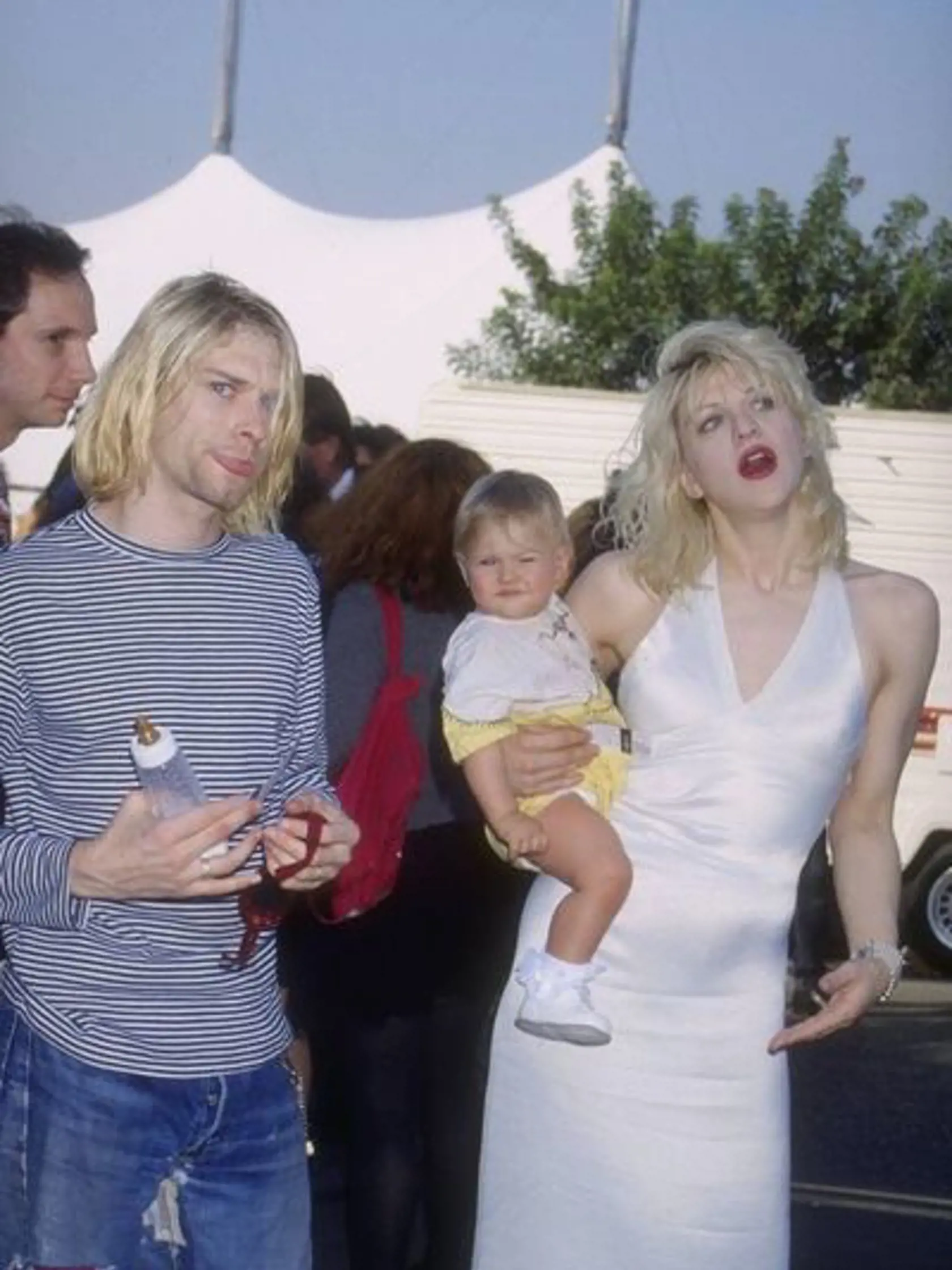 Rok 1993: Kurt Cobain s manželkou Courtney Love a dcérkou Frances Bean.