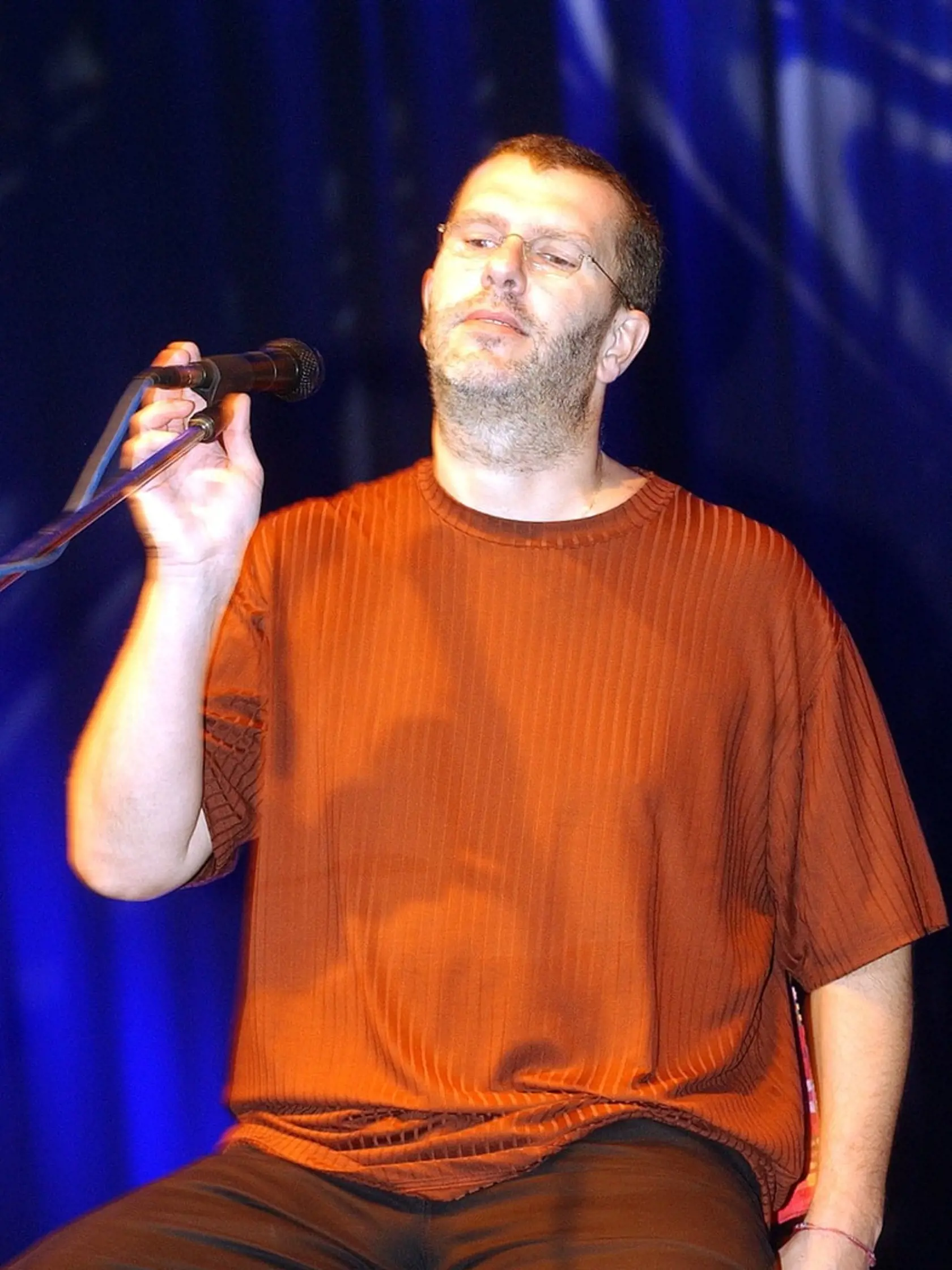 2004: Richard sa po piatich rokoch z ničoho nič rozišiel s Ivou Bittovou, je možné, že závislosť hrala svoju rolu.
