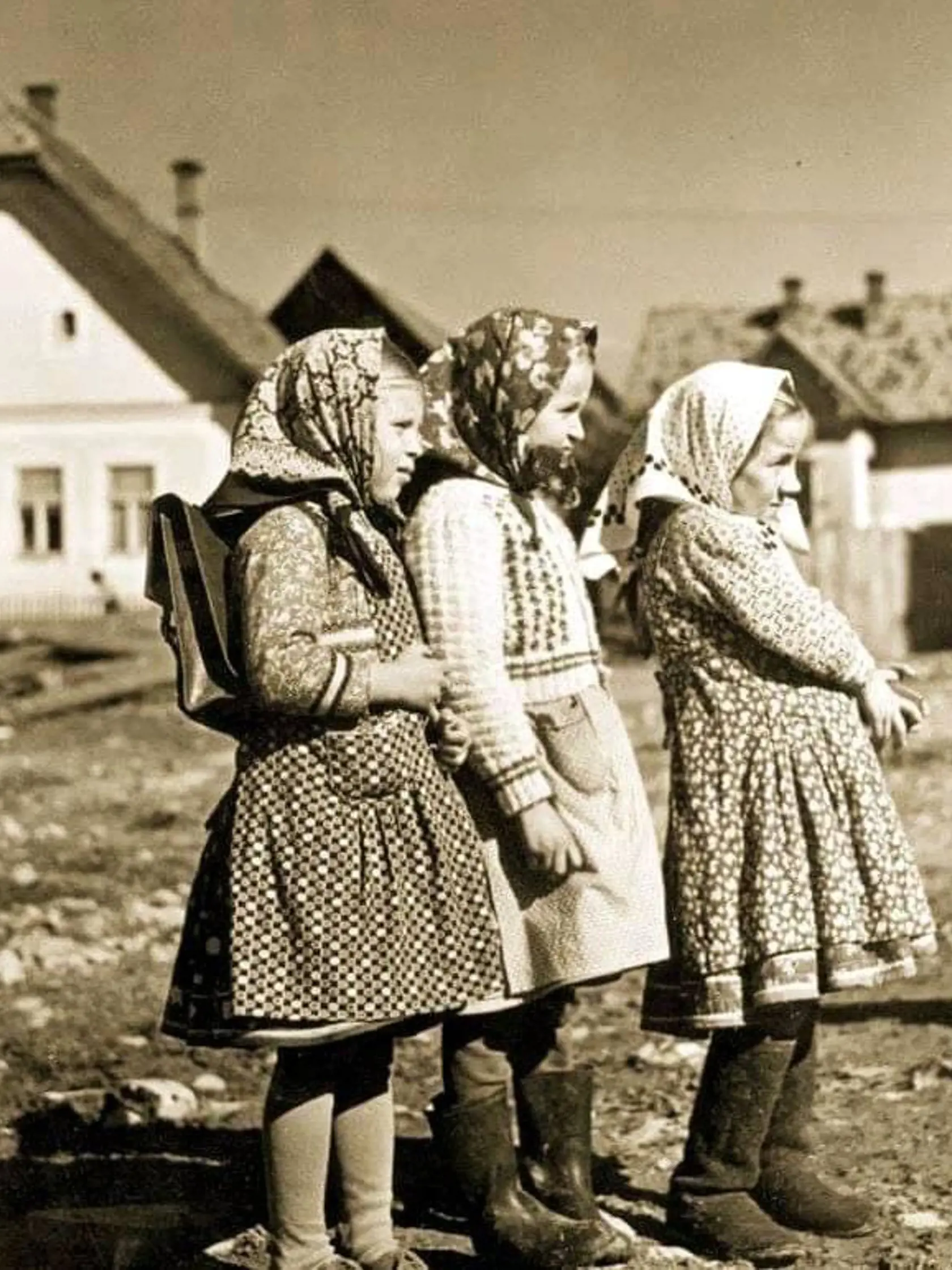 Važec: Prvý školský deň  v podtatranskej obci v roku 1953.