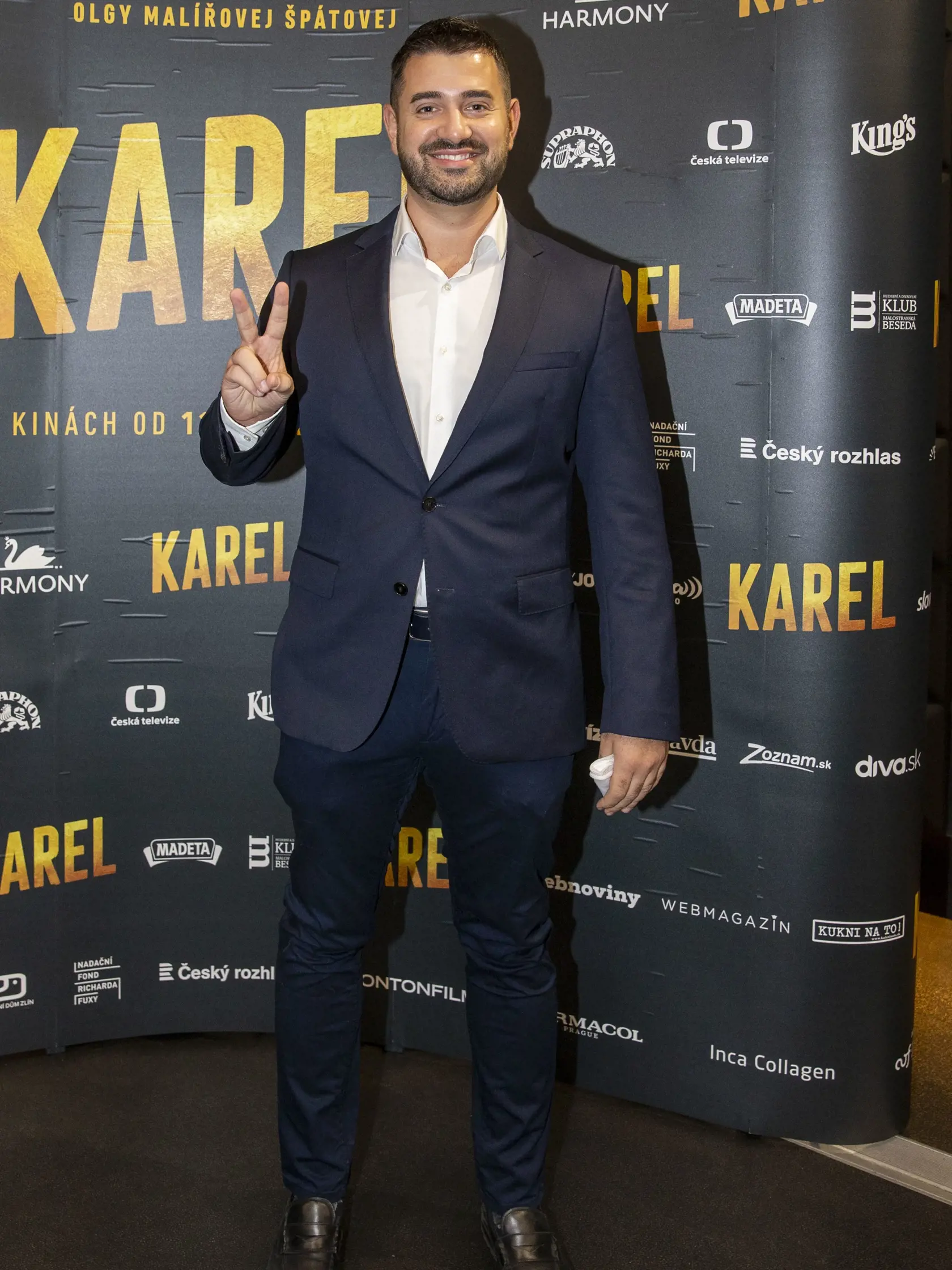 Na snímke je Erik Ňarjaš na premiére filmu Karel. 