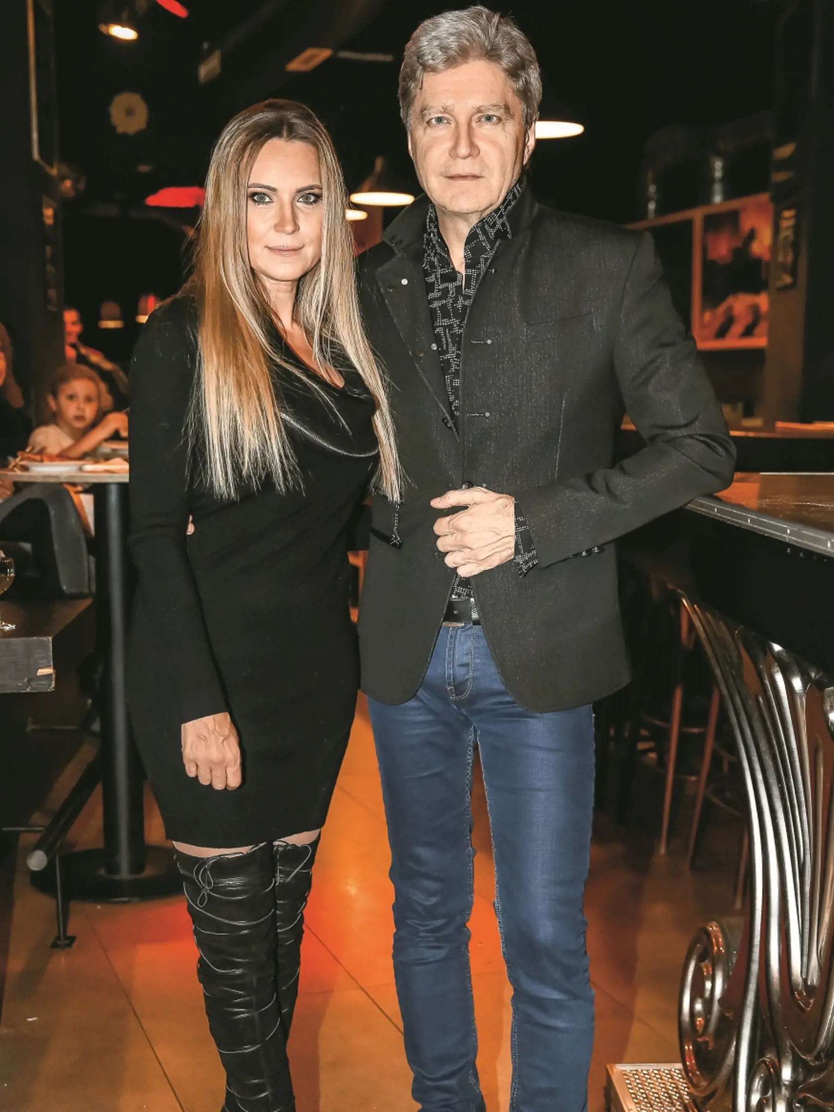 Krst kalendára Slobody zvierat v Bratislavskom Starom meste. Na snímke Erika Judínyová a Štefan Skrúcaný