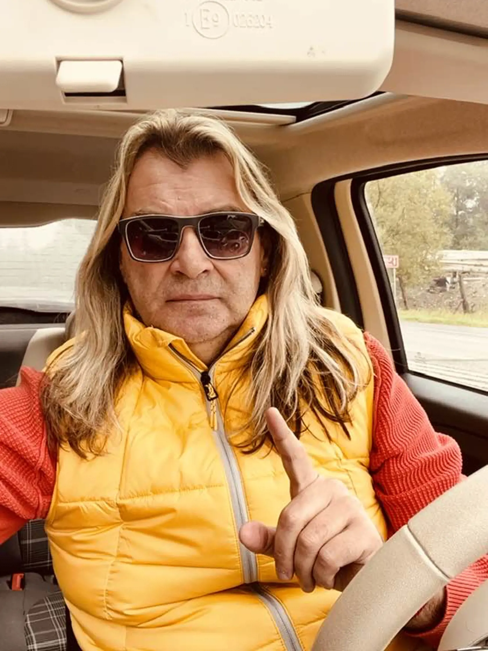 Braňo každý deň začína motivačným citátom: "Niektorí majú presnú predstavu o tom, ako by mali žiť iní. Pritom im však vôbec neprekáža, že nevedia, ako by mali žiť oni sami."