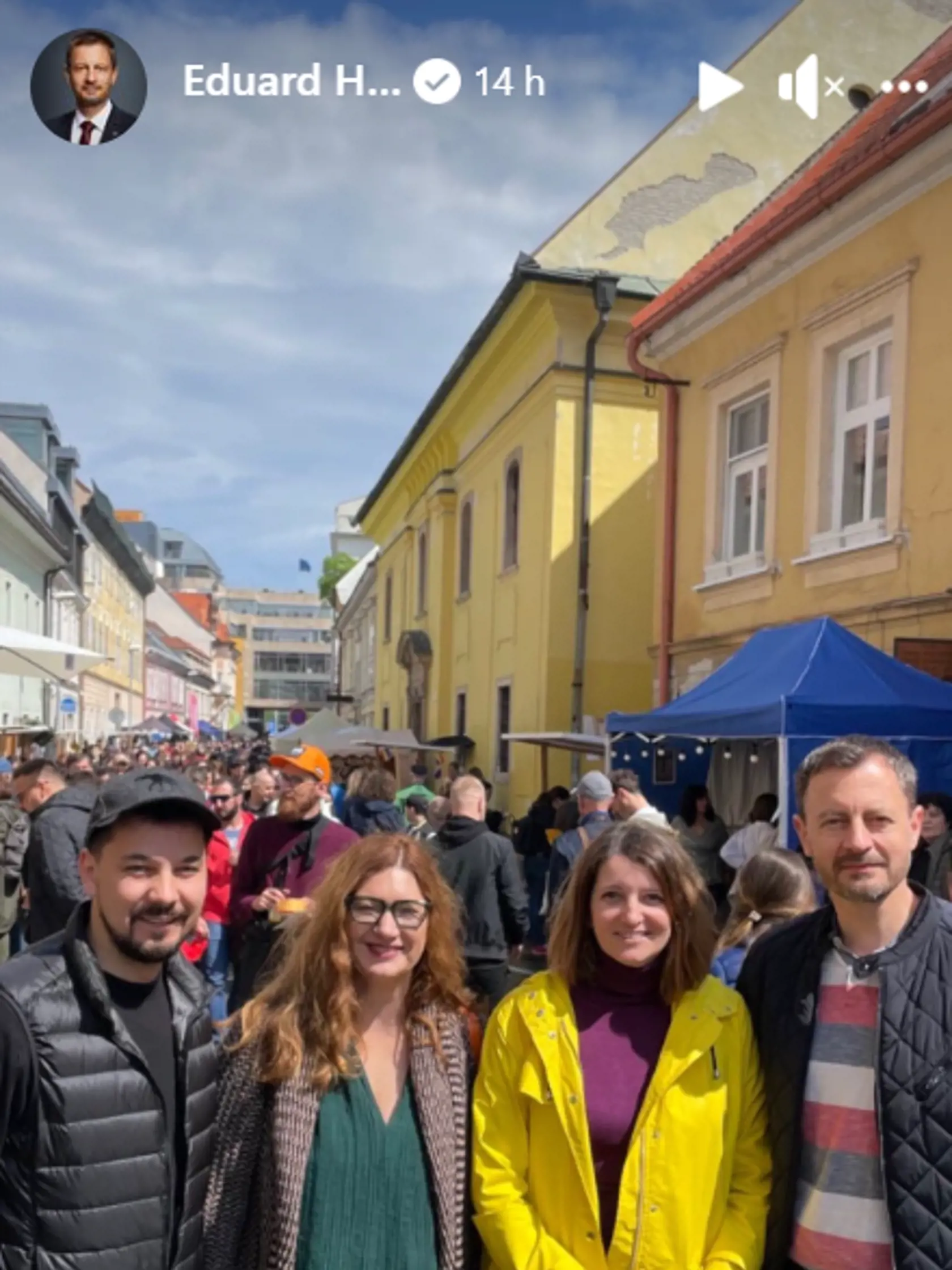 Rizman si na podujatí užíval spoločnosť ľudí a známych politikov. Najviac sa evidentne potešil Eduardovi Hegerovi a Jane Žitňanskej.