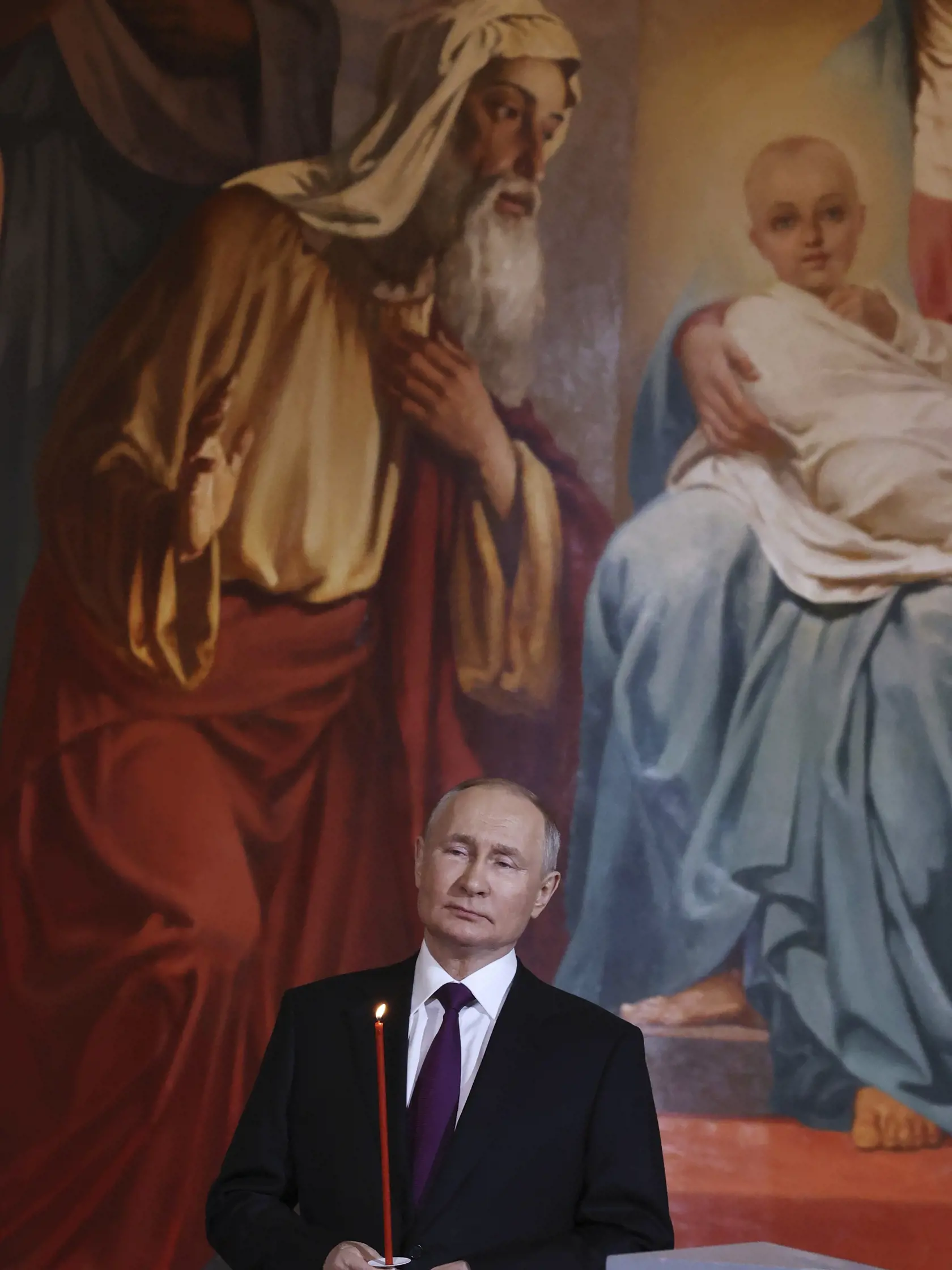 Ruský prezident Vladimir Putin tvrdí, že sa narodil v Petrohrade a jeho rodičia zomreli pred mnohými rokmi. Žena menom Vera však tvrdí opak. Jeho údajná matka zomrela vo veku 97 rokov.