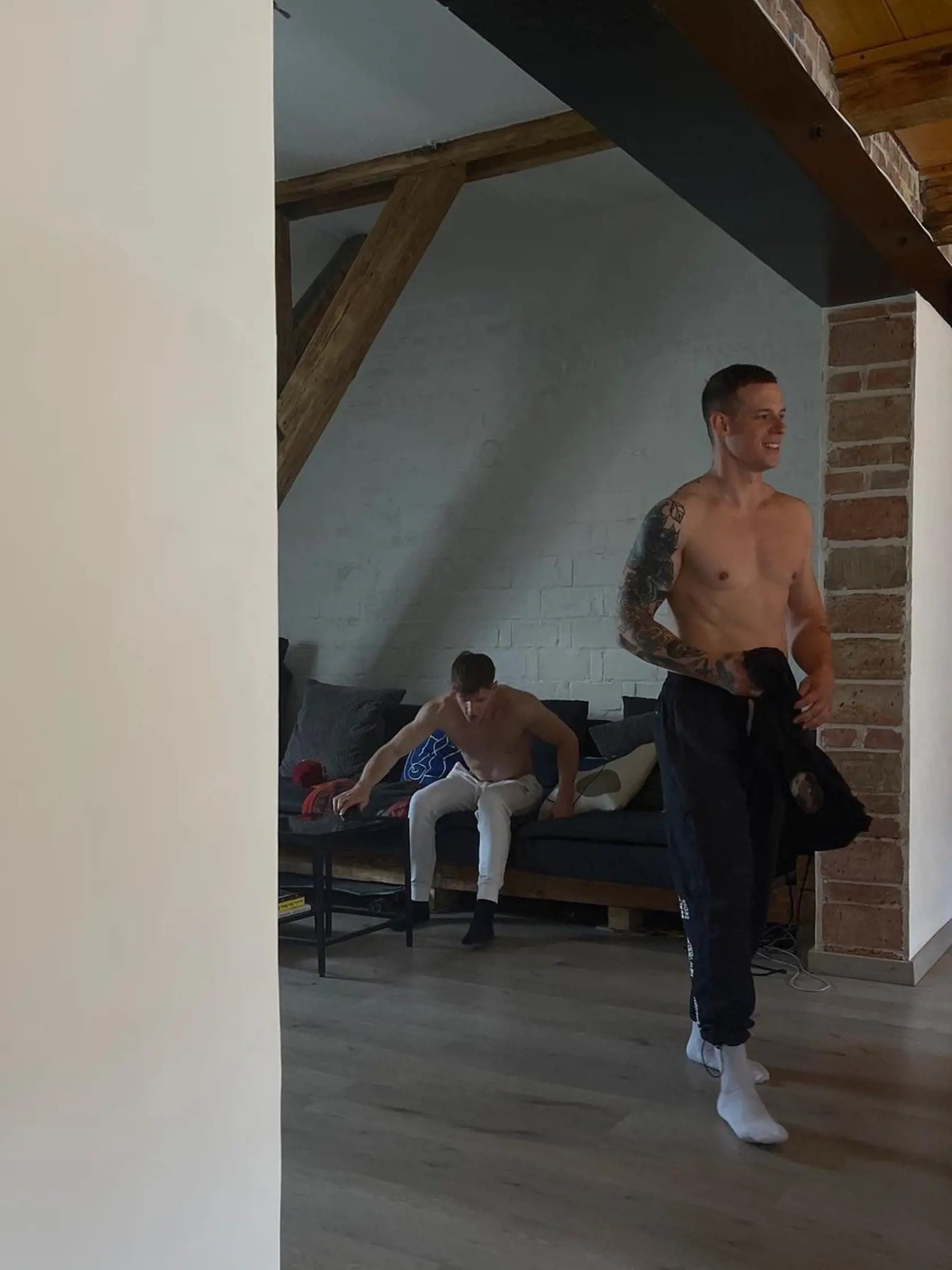 Napriek tomu, ak vidíte jednotlivé zákutia bytu, je sa naozaj načo pozerať. Priestranný a vzdušný...