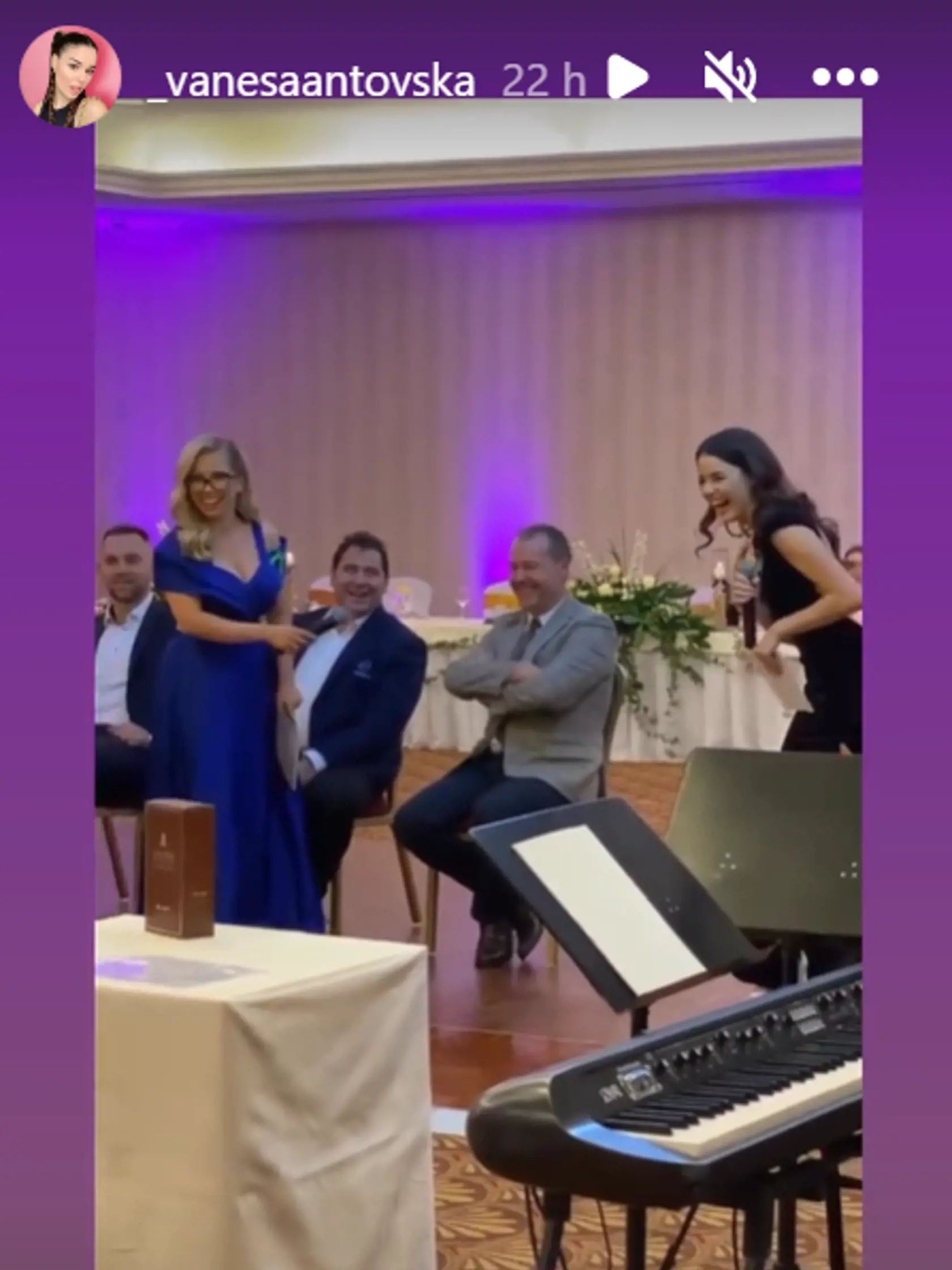 Stužková Vanesy, dcéry Karin Haydu.