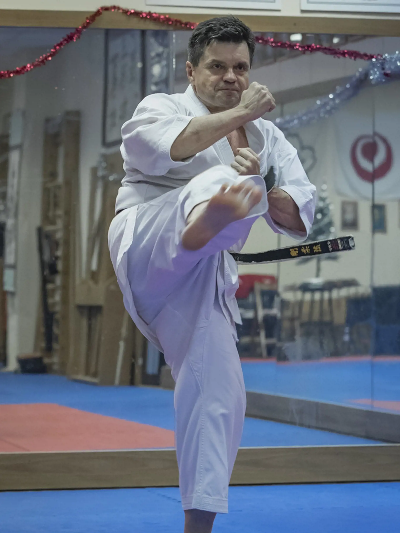 Karate objavil na strednej škole.