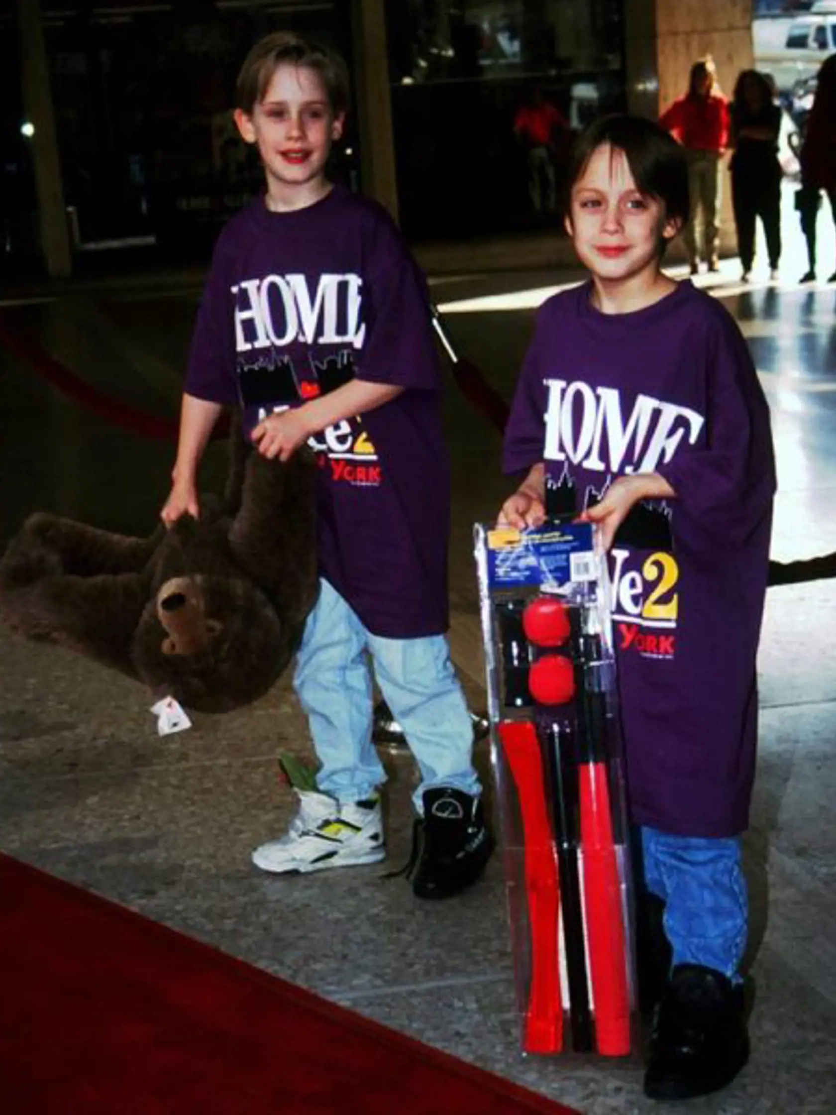 Známi bratia Macaulay Culkin (vľavo) a Kieran Culkin z kultovej komédie Sám doma.