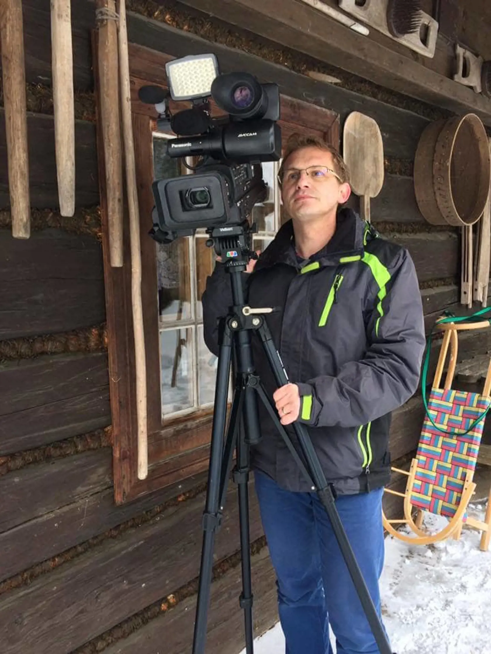 Takto sme natáčali klip a rozhovor so sestrami Bacmaňákovými. Redaktor Plus JEDEN DEŇ v plnom pracovnom nasadení.