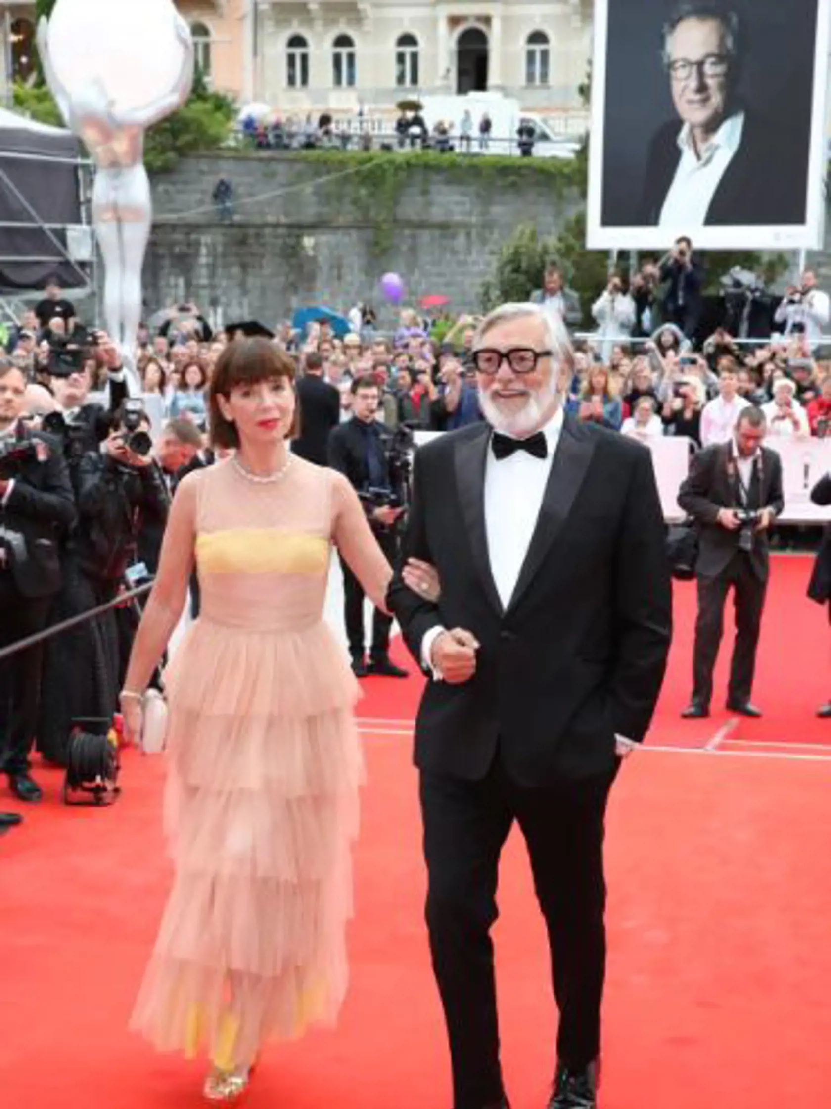 V Karlových Varoch zahájili 56. ročník filmového festivalu: Na snímke Jiří Bartoška s manželkou.