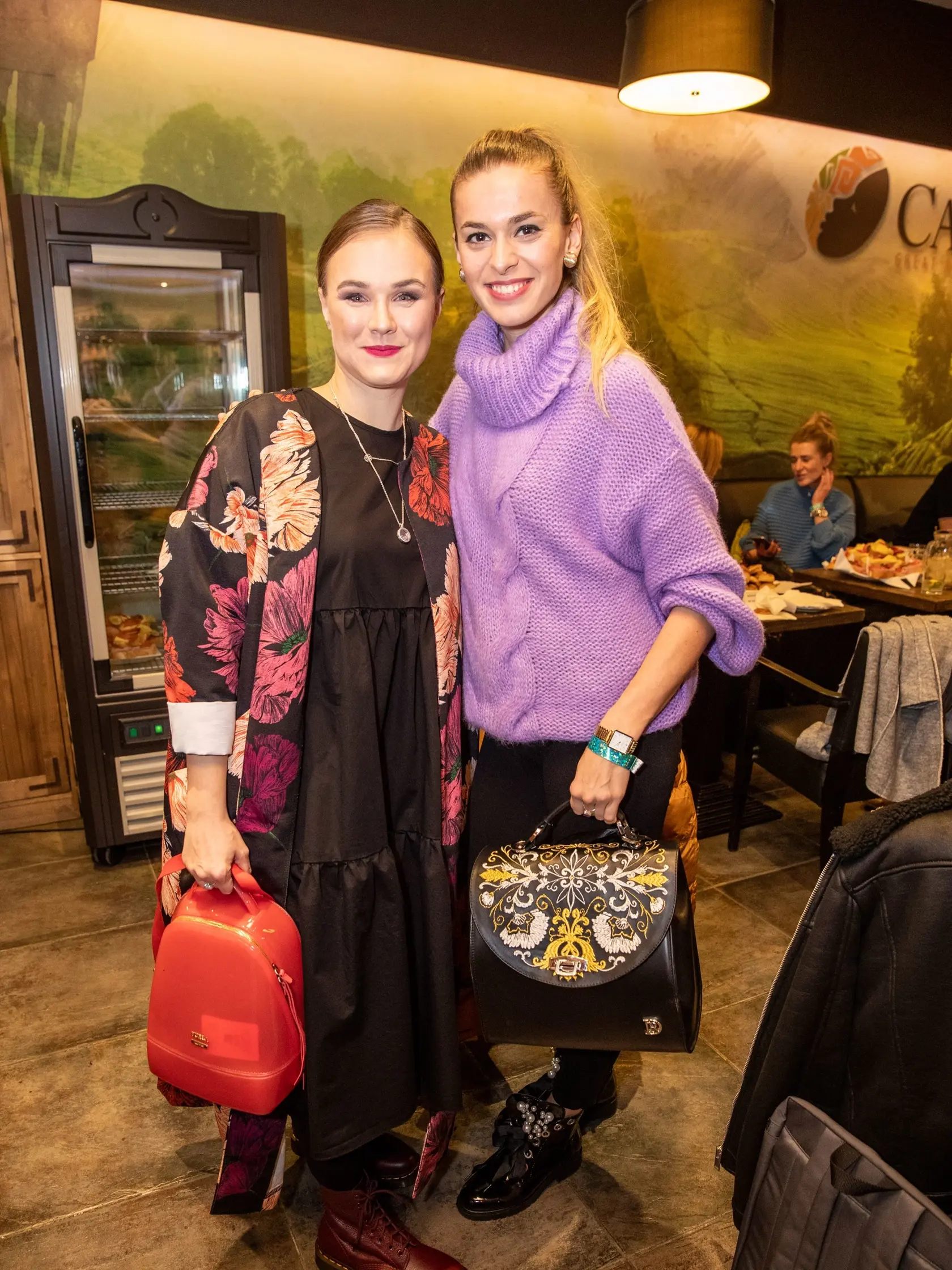  Dominika Richterová a Kristína Barancová-Pírová zo seriálu Susedia