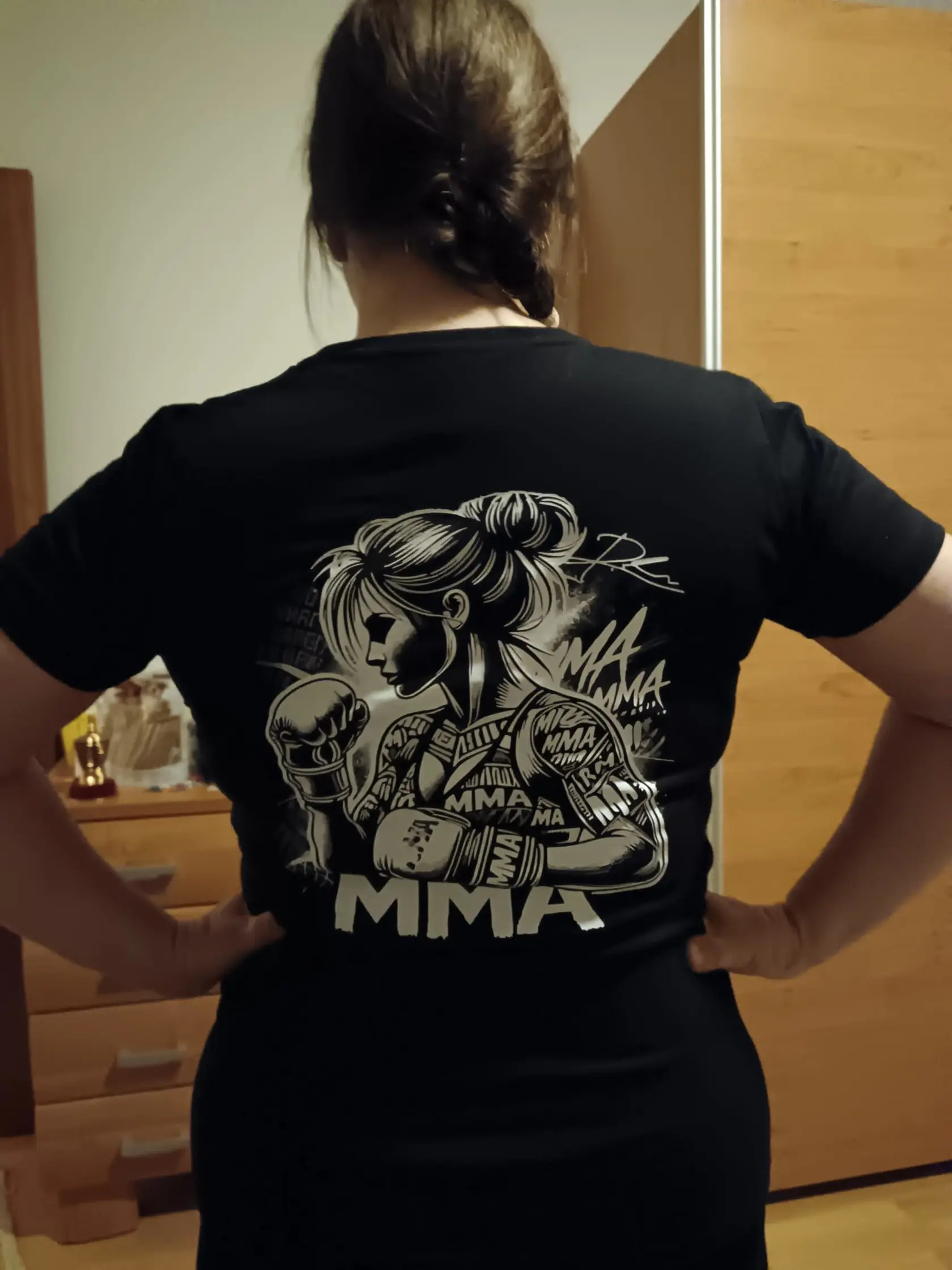 Dnes už z ovisnutej koži strach nemám a púšťam sa stále do väčších dobrodružstiev. Napríklad MMA tréningu.