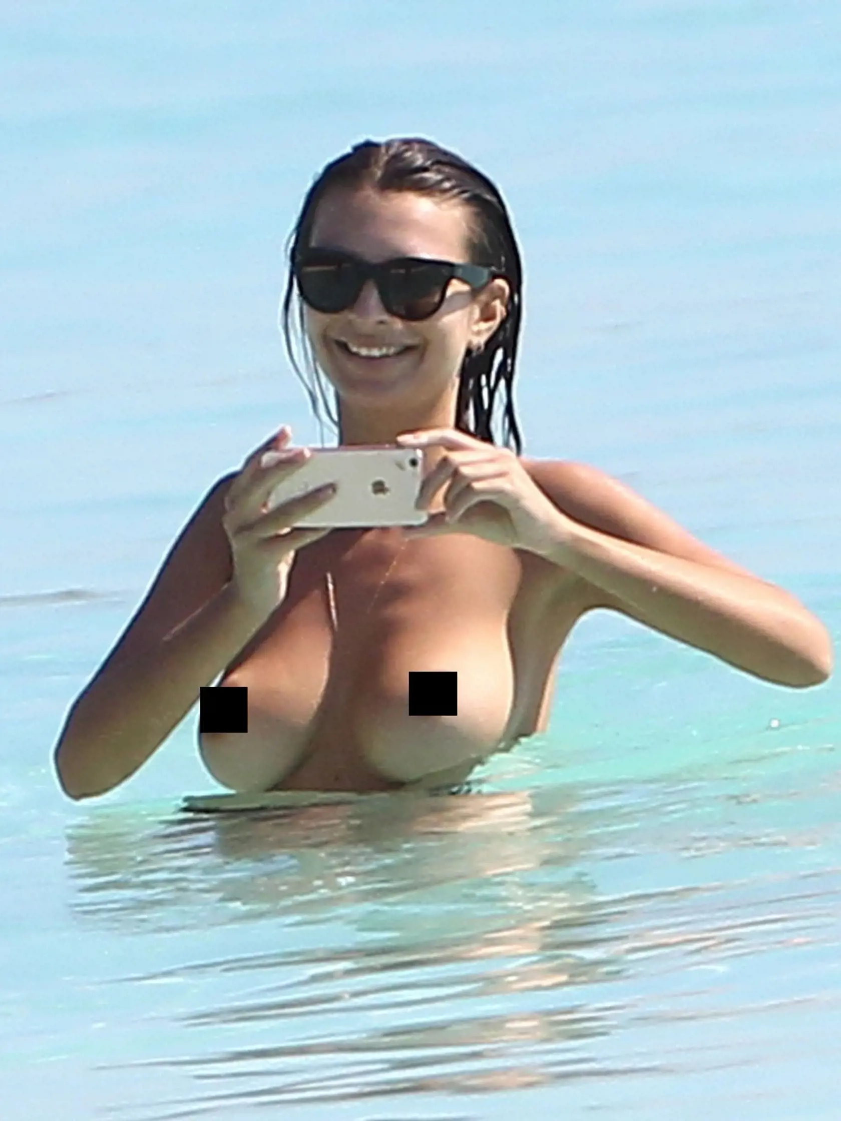 Pre Emily Ratajkowski je nahota úplne prirodzená.