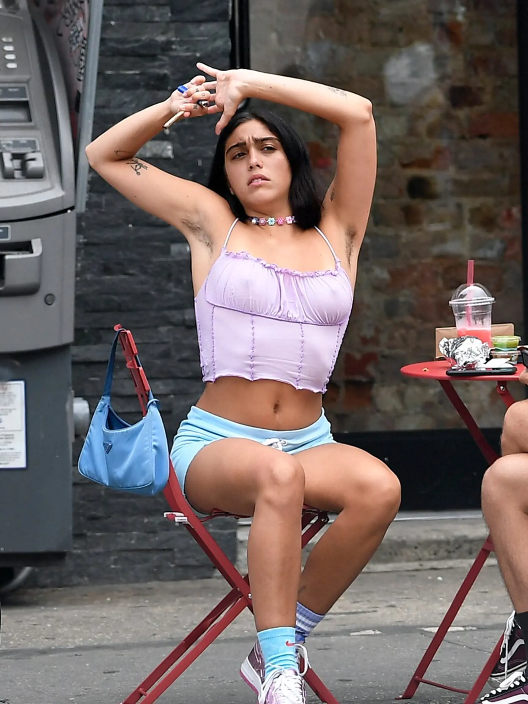 Lourdes Leon bez podprsenky.